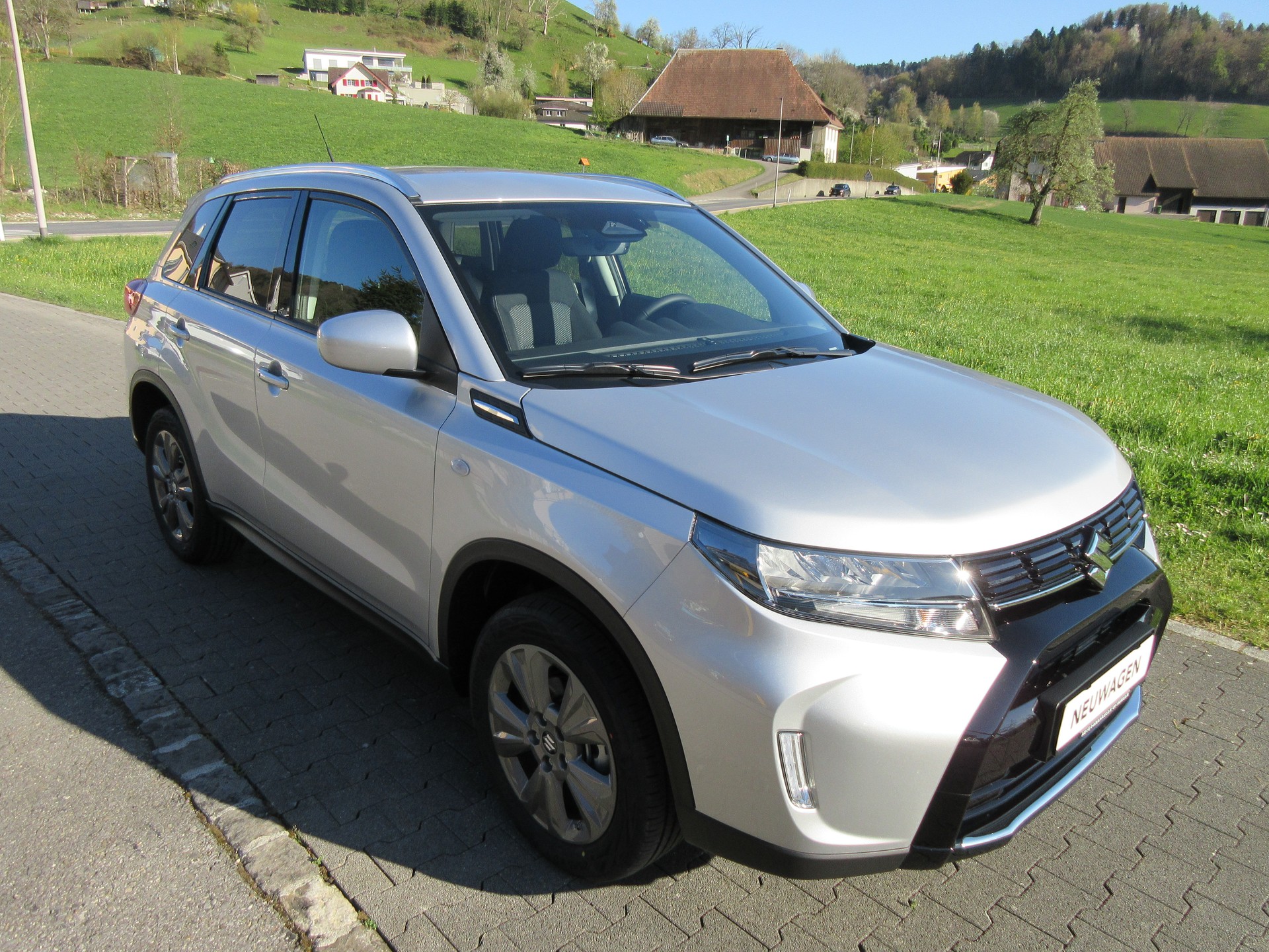 SUZUKI Vitara 1.4 Boosterjet Compact + 4x4 Hybrid Automatic-image-2