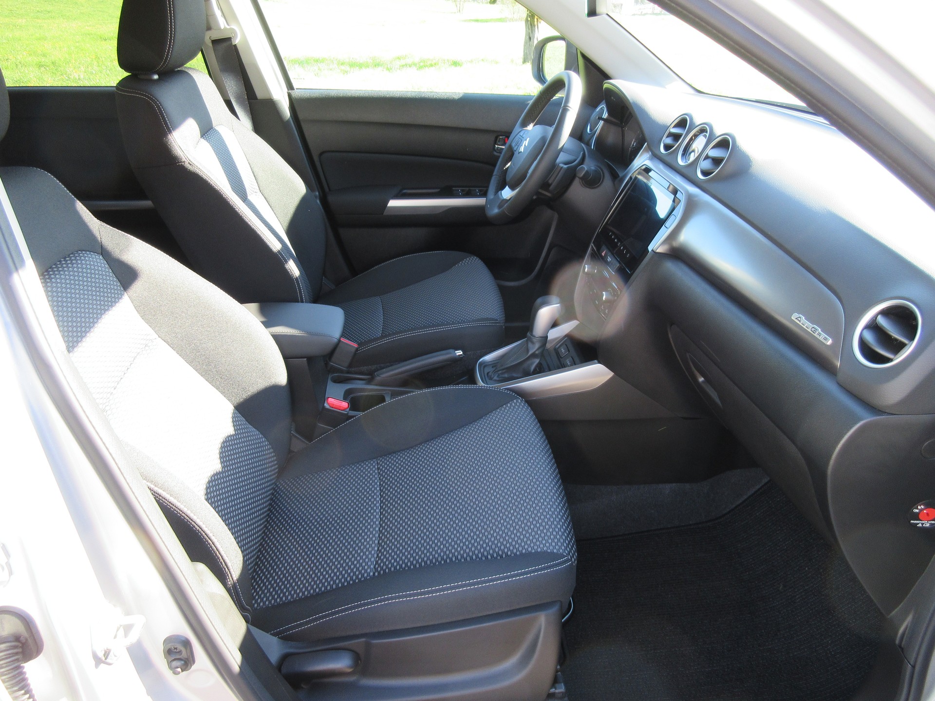 SUZUKI Vitara 1.4 Boosterjet Compact + 4x4 Hybrid Automatic-image-7