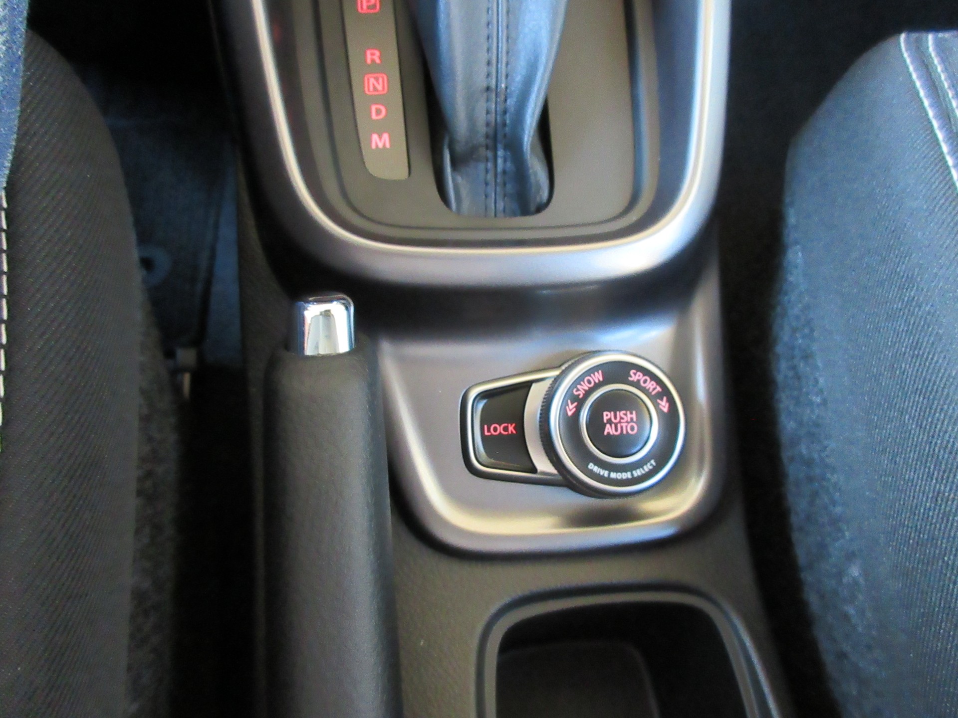 SUZUKI Vitara 1.4 Boosterjet Compact + 4x4 Hybrid Automatic-image-12