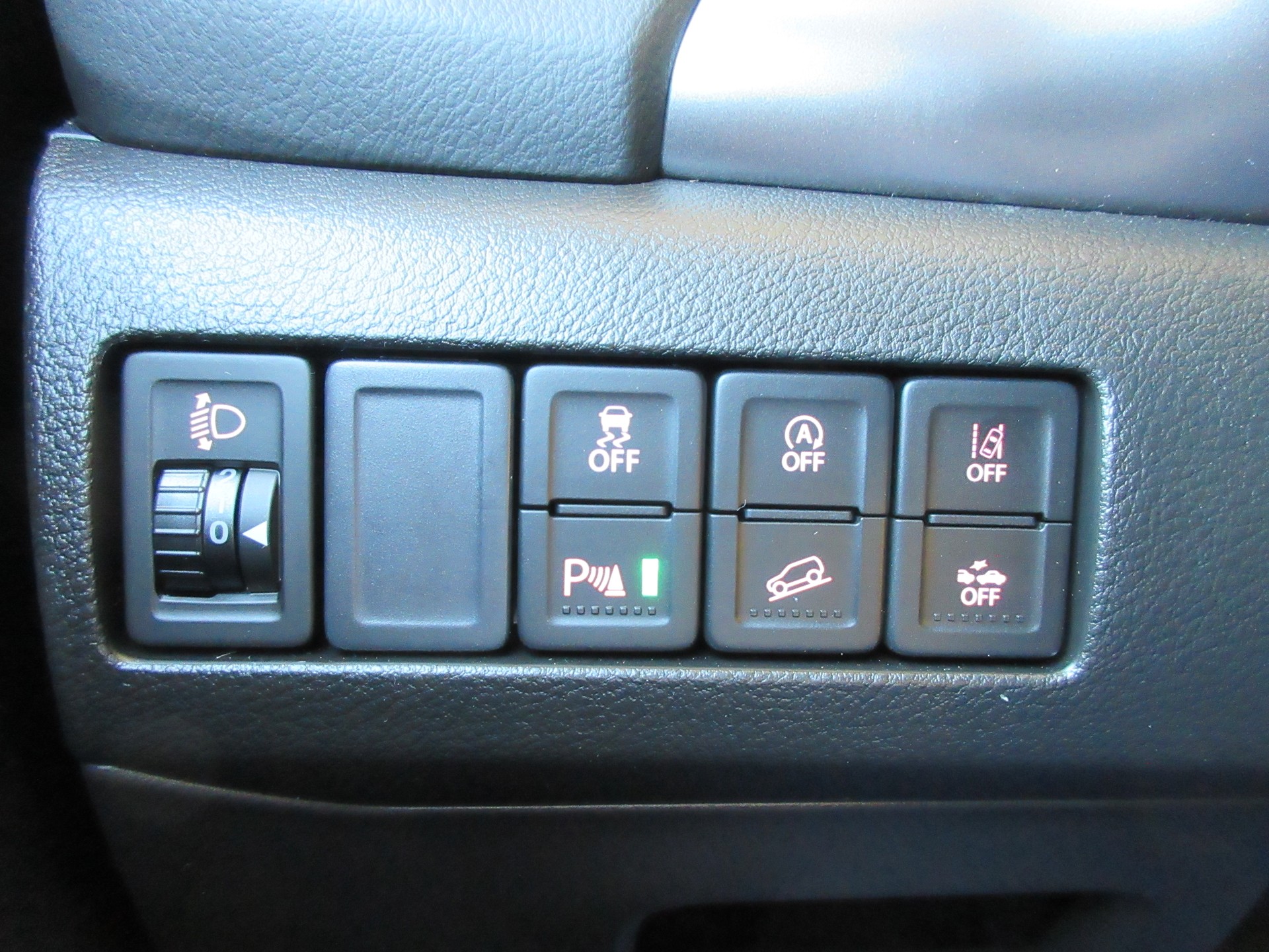 SUZUKI Vitara 1.4 Boosterjet Compact + 4x4 Hybrid Automatic-image-13