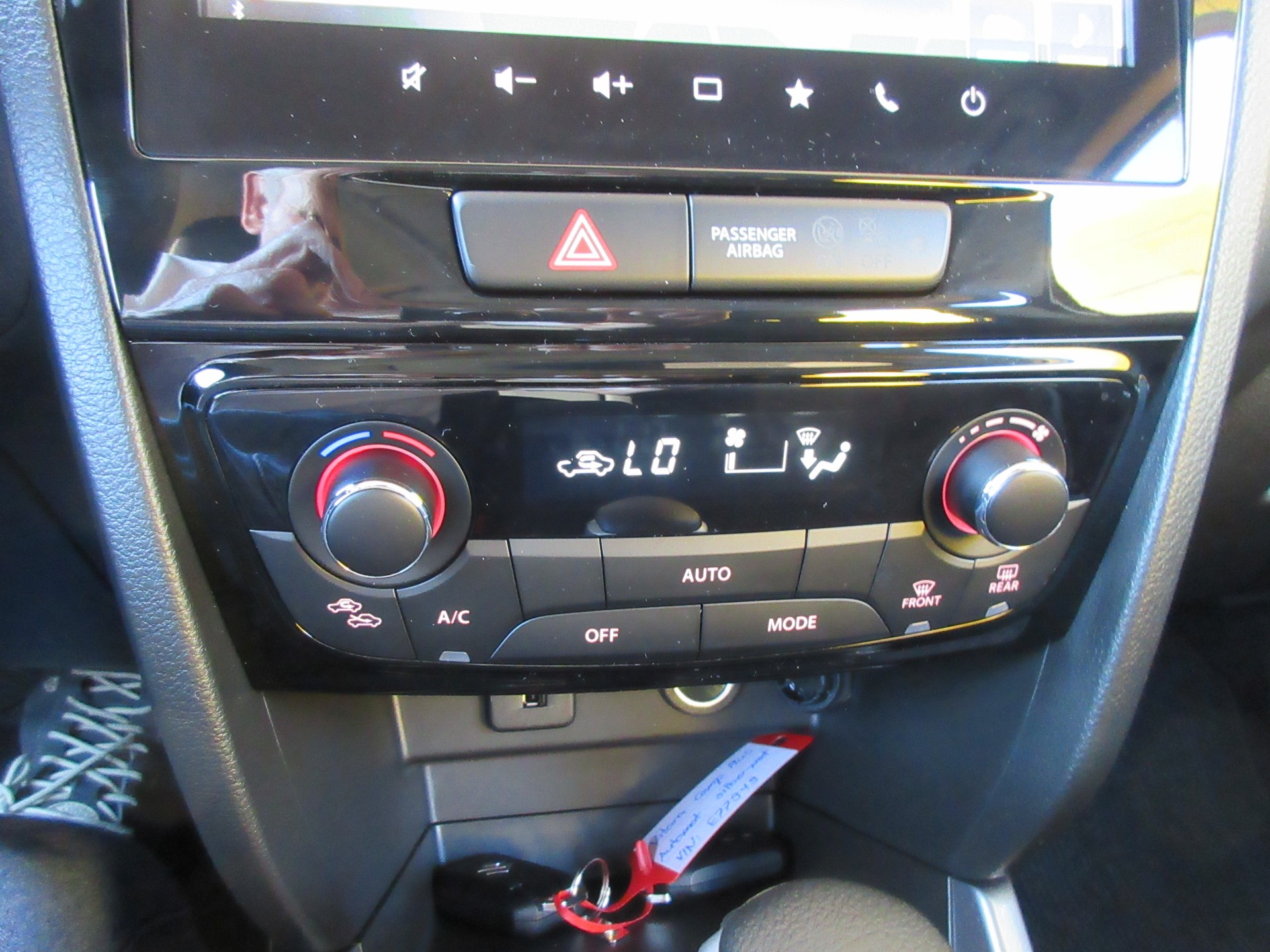 SUZUKI Vitara 1.4 Boosterjet Compact + 4x4 Hybrid Automatic-image-11