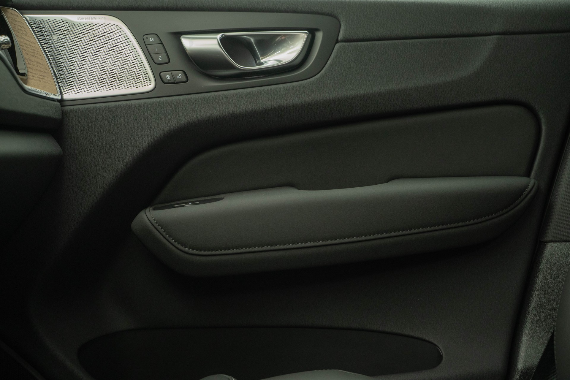 VOLVO XC60 2.0 T8 TE Ultra Bright eAWD-image-11