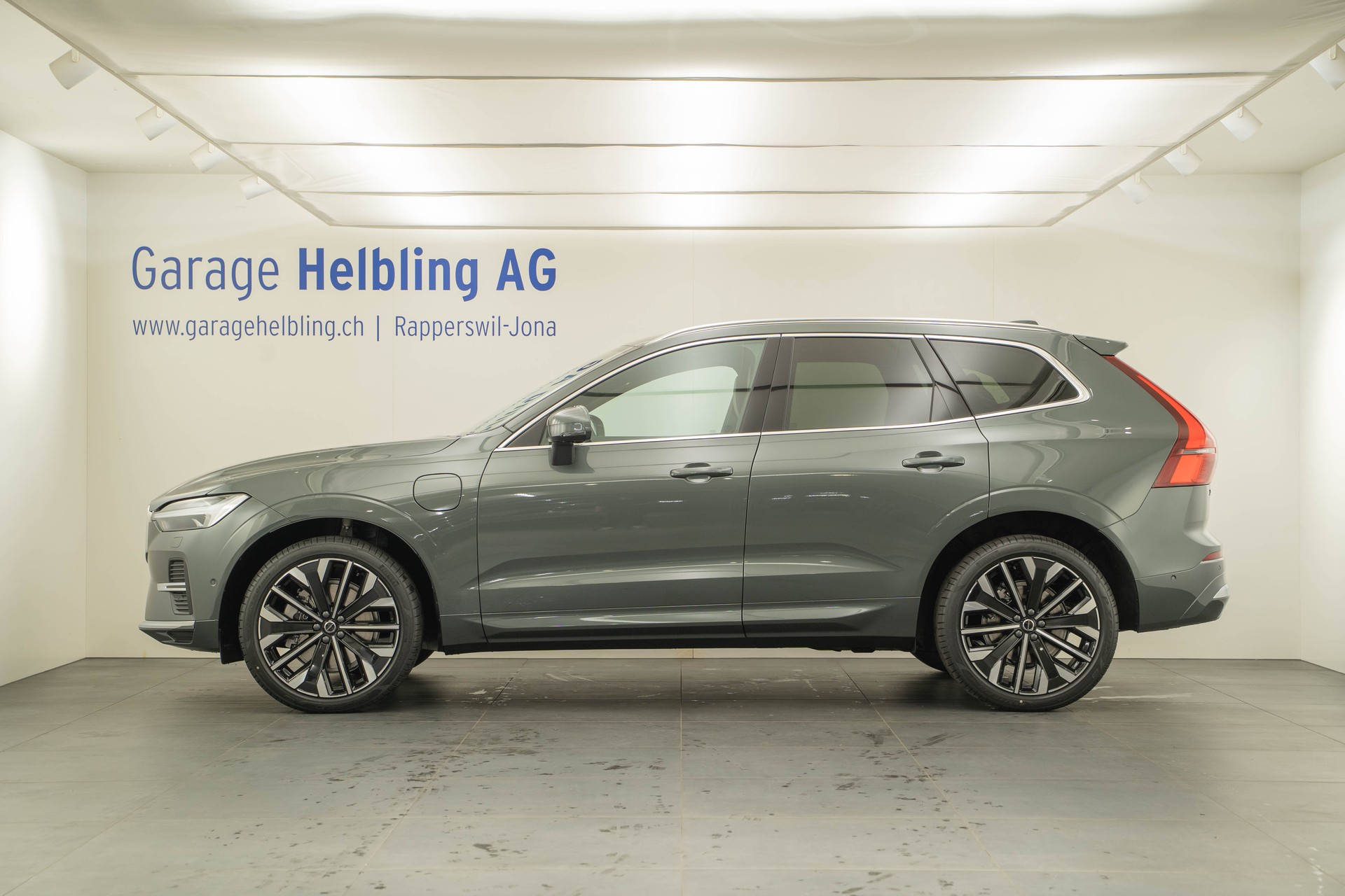 VOLVO XC60 2.0 T8 TE Ultra Bright eAWD-image-2