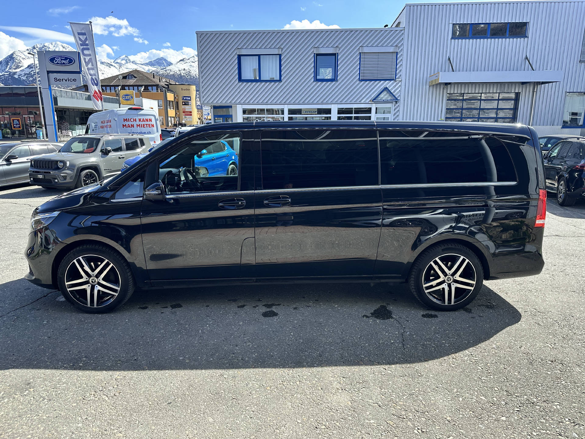 MERCEDES-BENZ V 250 d Avantgarde Extra Lang 4Matic-image-5