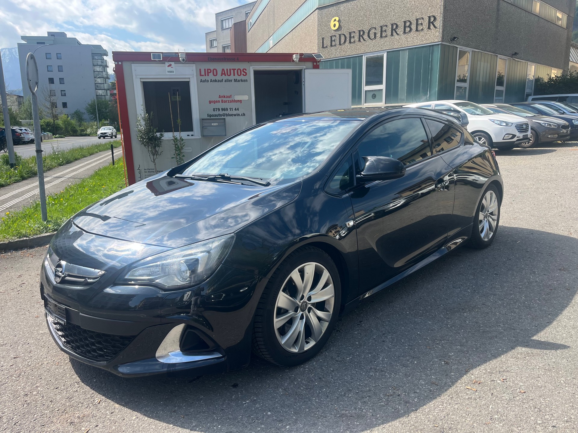 OPEL Astra GTC 2.0i 16V Turbo OPC-image-1