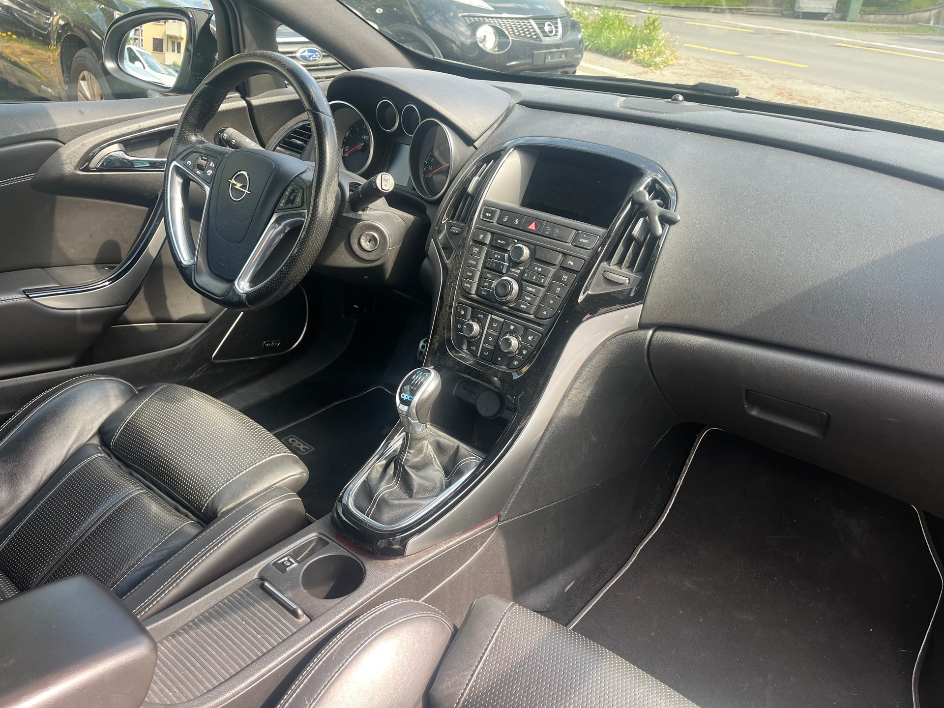 OPEL Astra GTC 2.0i 16V Turbo OPC-image-6
