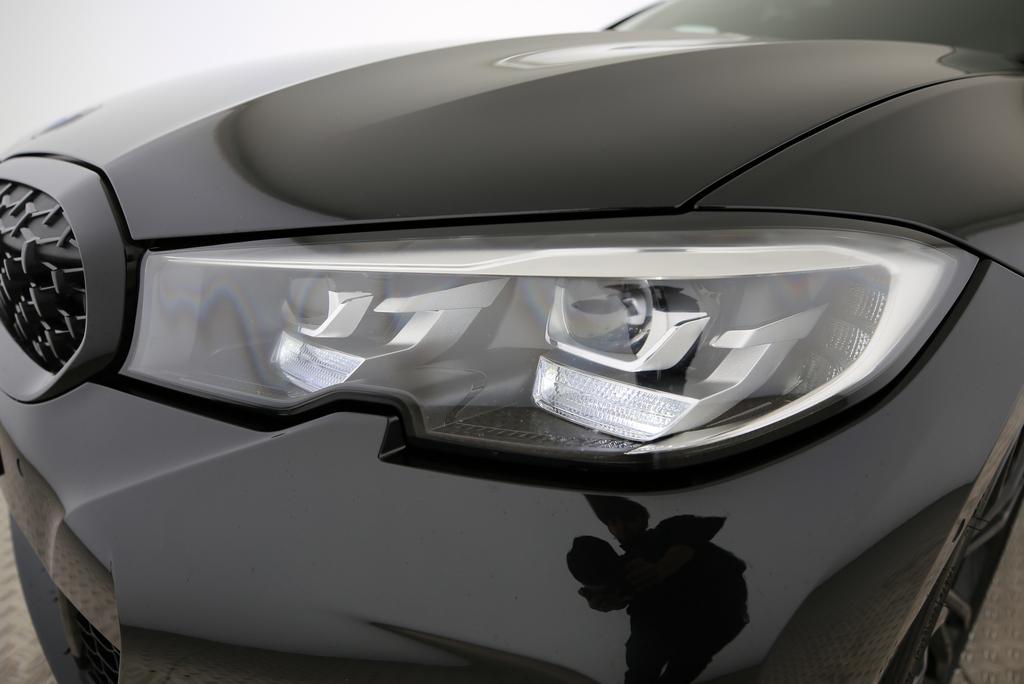 BMW M340i xDrive Touring-image-14