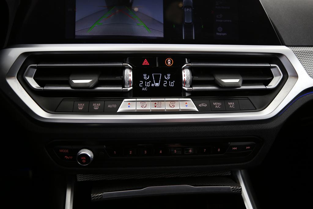 BMW M340i xDrive Touring-image-9