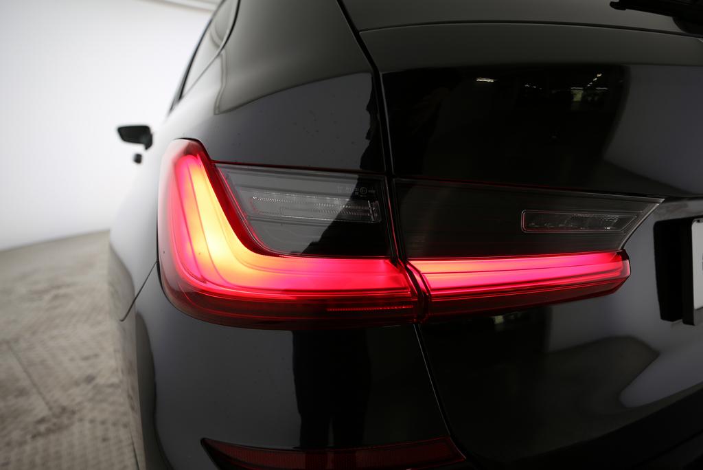 BMW M340i xDrive Touring-image-15
