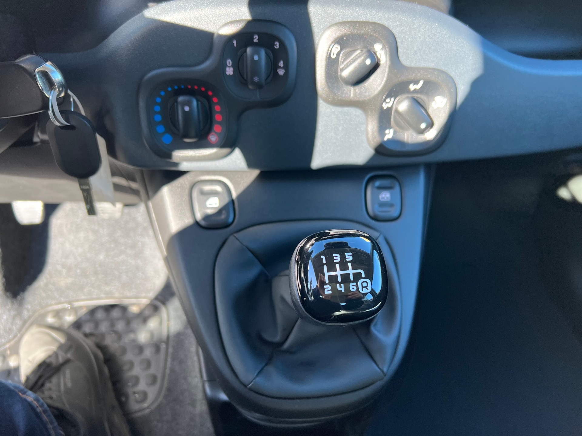 FIAT Panda 1.0 MHEV Cross Spezial-image-18