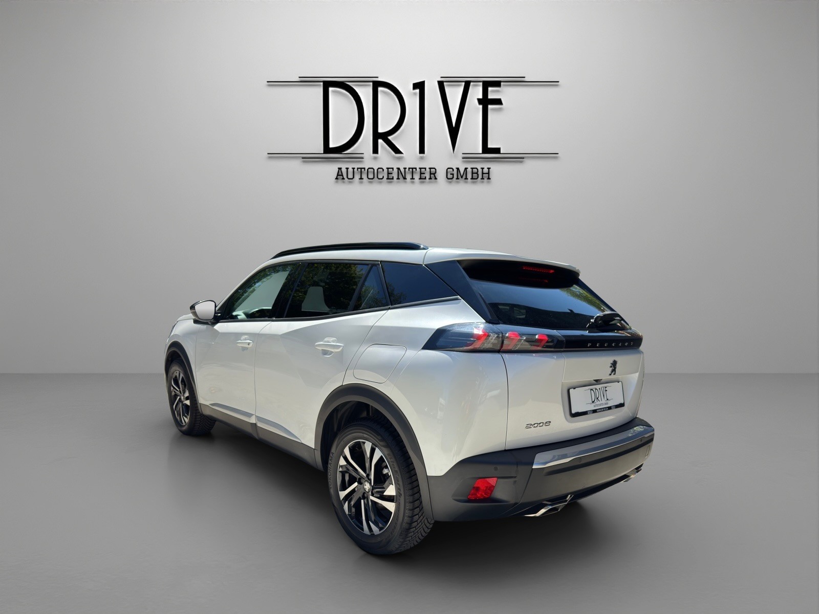 PEUGEOT 2008 1.2 PureTech Allure EAT8-image-6