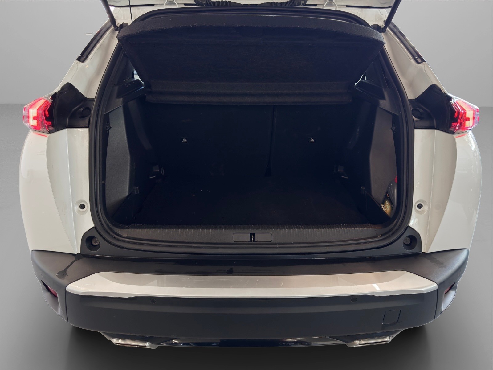 PEUGEOT 2008 1.2 PureTech Allure EAT8-image-11