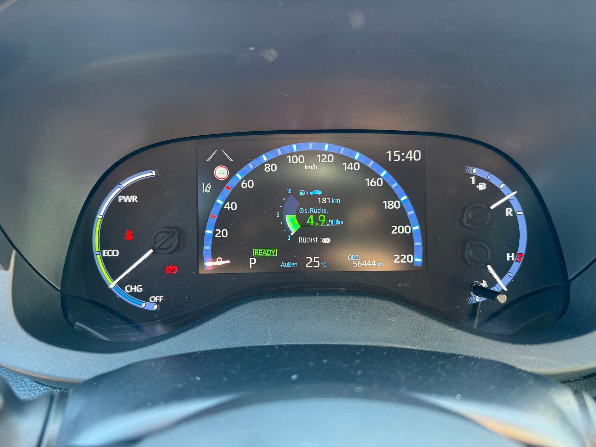 TOYOTA Yaris Cross 1.5 Comfort e-CVT AWDi ANHÄNGERKUPPLUNG-image-15