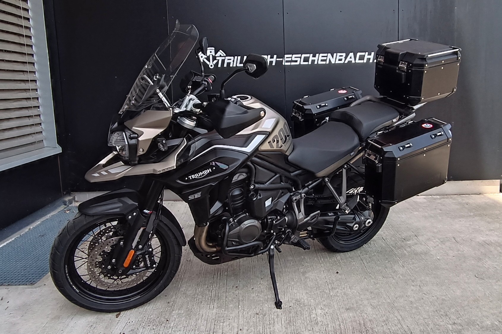 TRIUMPH Tiger 1200 Desert Edition-image-1