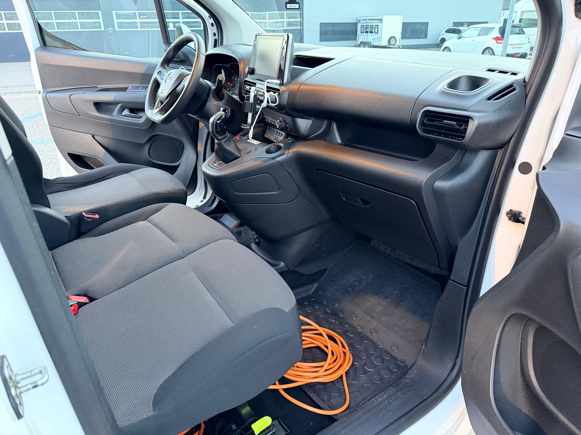 OPEL Combo 1.5 Essentia start/stop-image-7