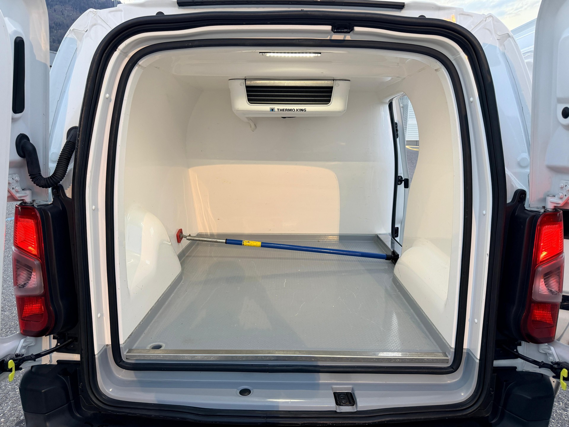 OPEL Combo 1.5 Essentia start/stop-image-10