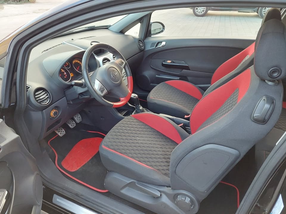 OPEL Corsa 1.6 Turbo GSi-image-8