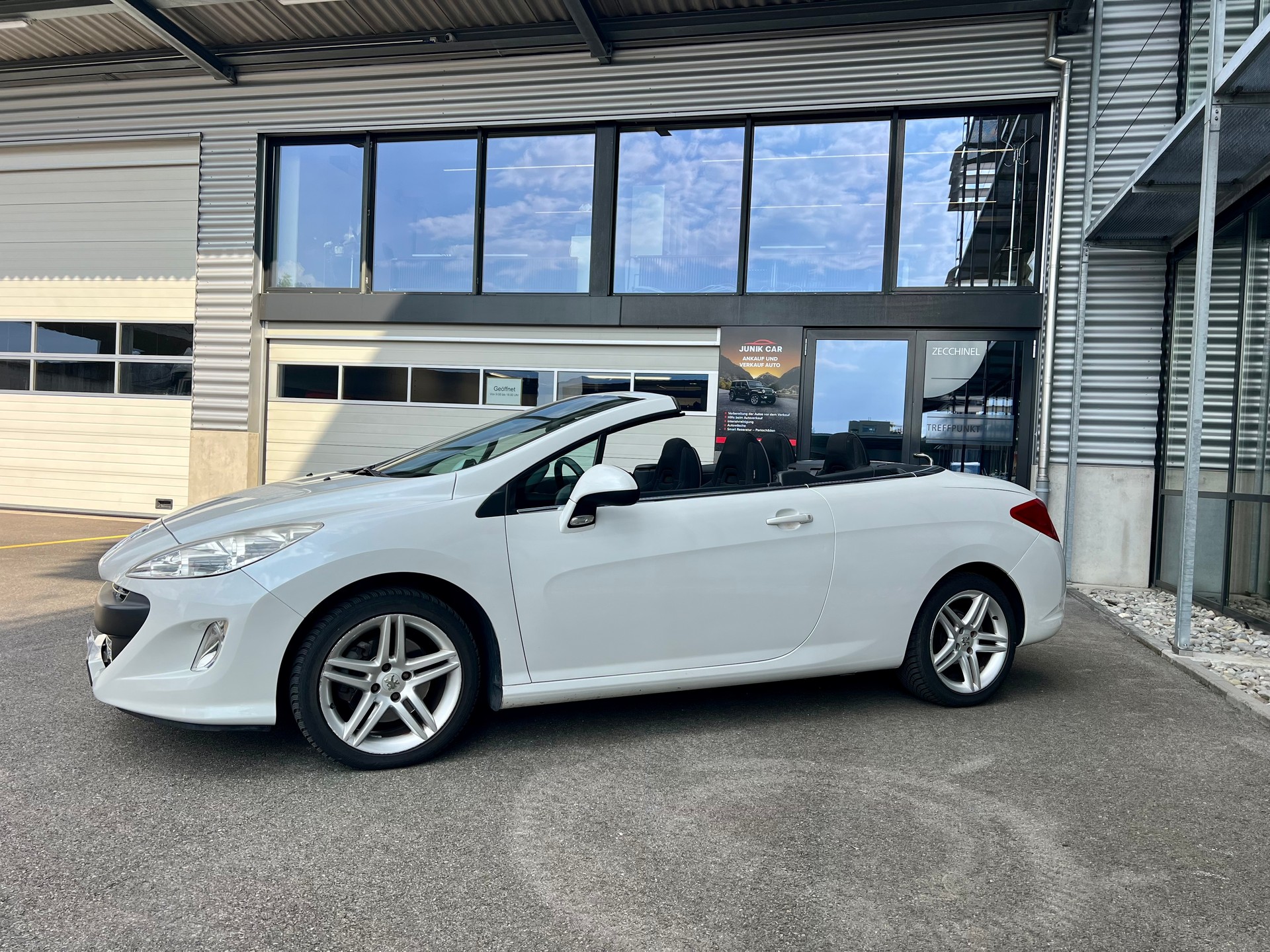 PEUGEOT 308 CC 2.0 HDI-image-4