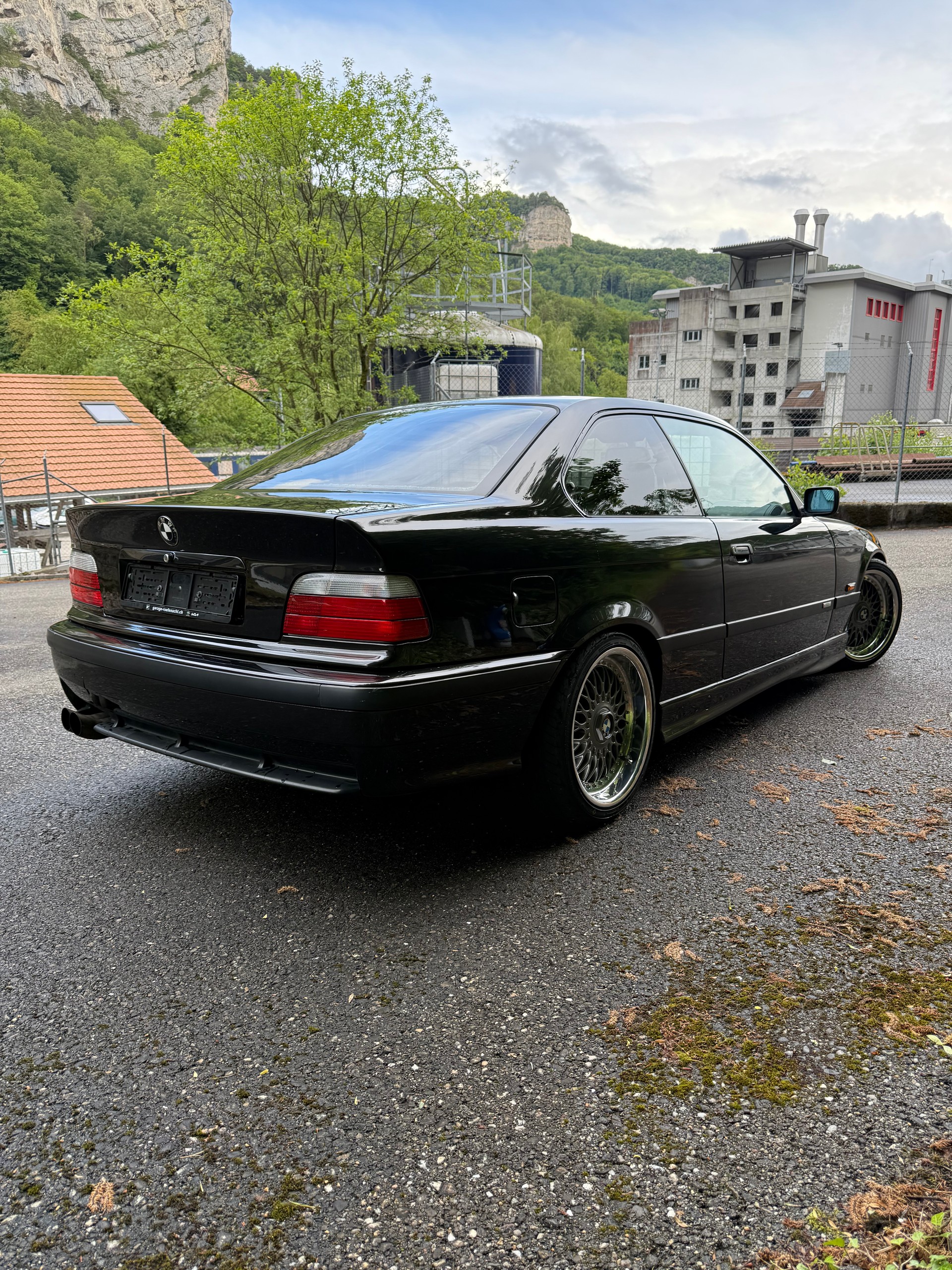 BMW 325i Coupé-image-3