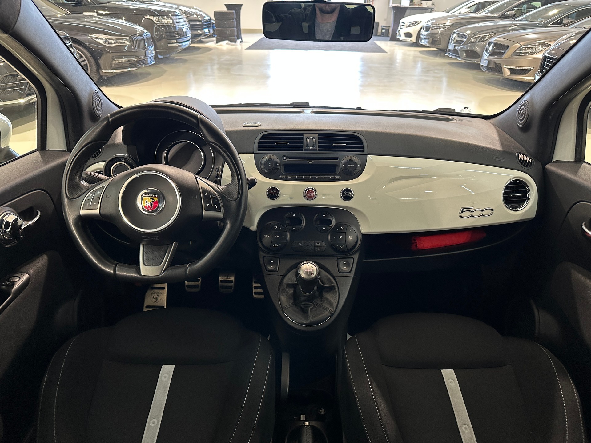 FIAT 500 1.4 16V Turbo Abarth-image-13