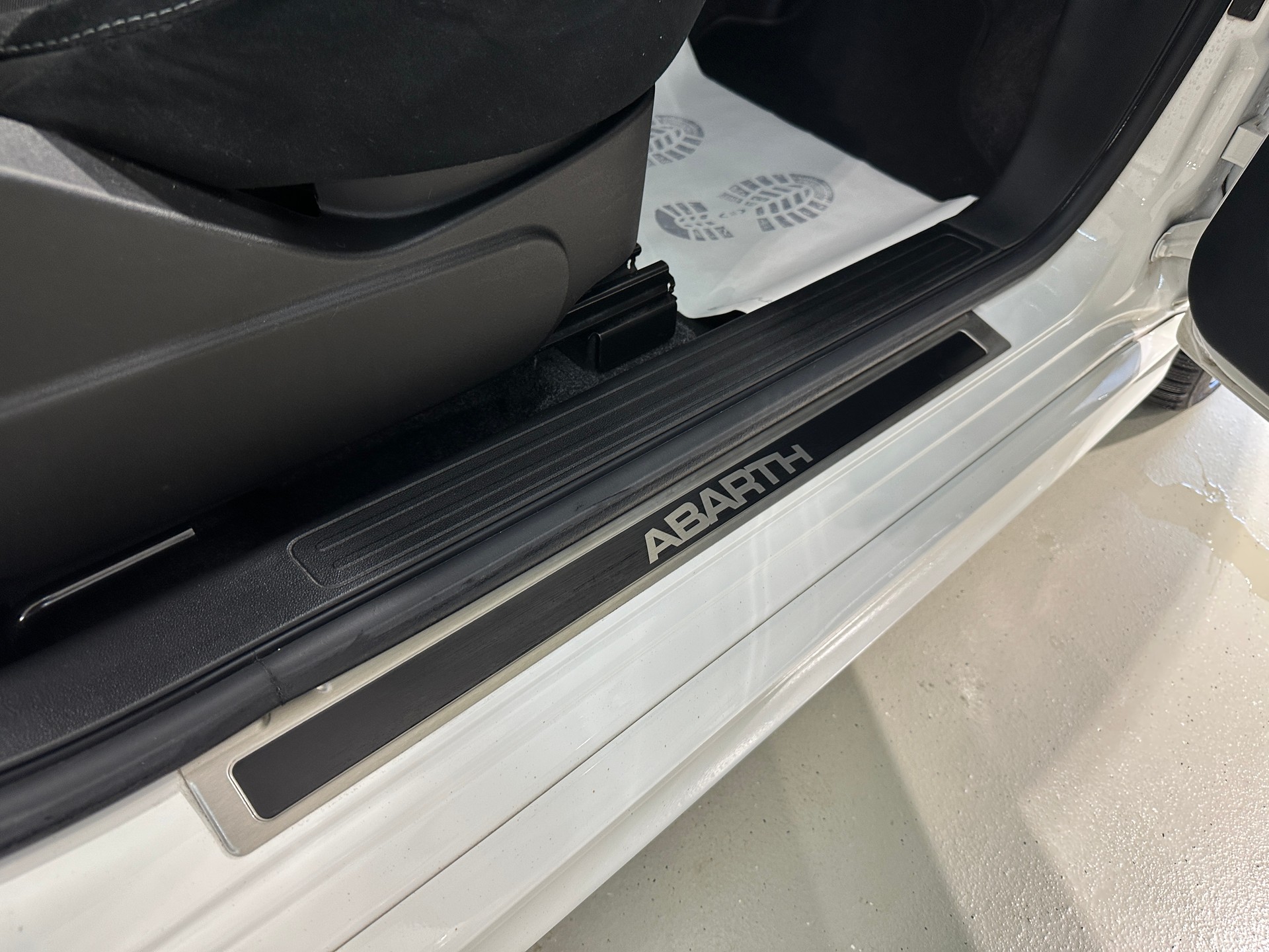 FIAT 500 1.4 16V Turbo Abarth-image-22