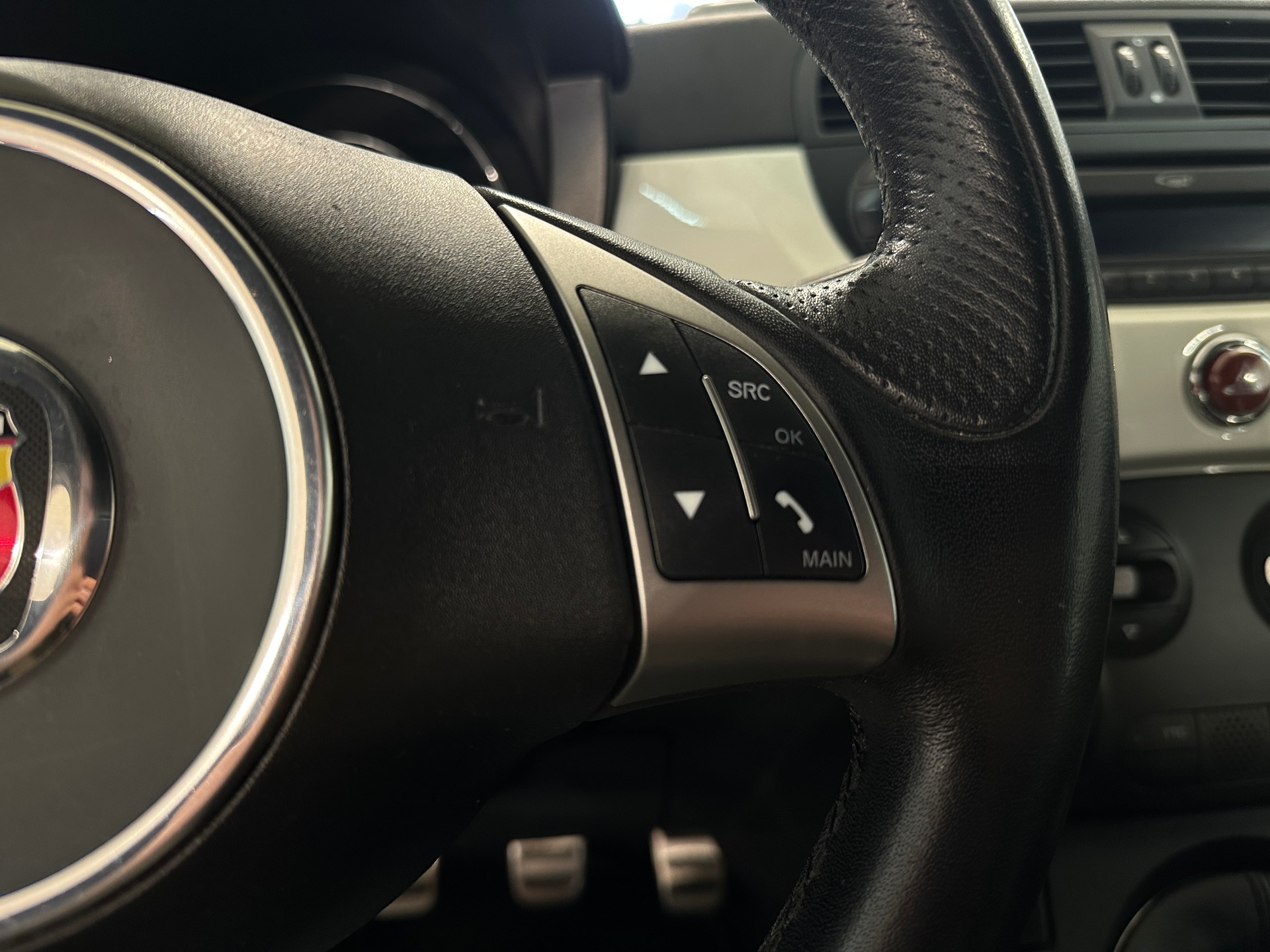 FIAT 500 1.4 16V Turbo Abarth-image-18