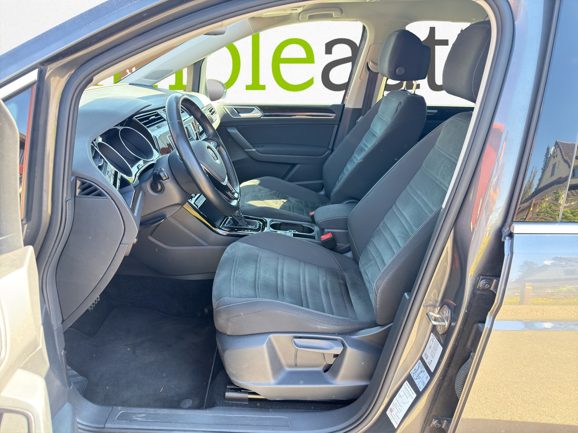 VW Touran 2.0 TDI BlueMotion Technology Highline DSG-image-4