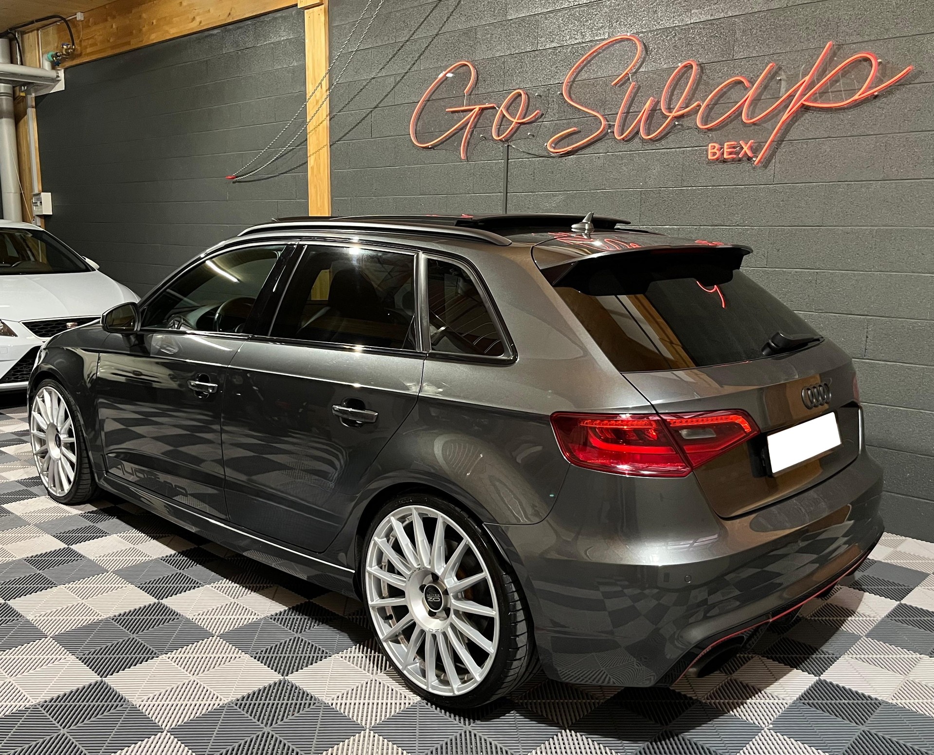 AUDI RS3 2.5 TSI quattro S-tronic-image-7
