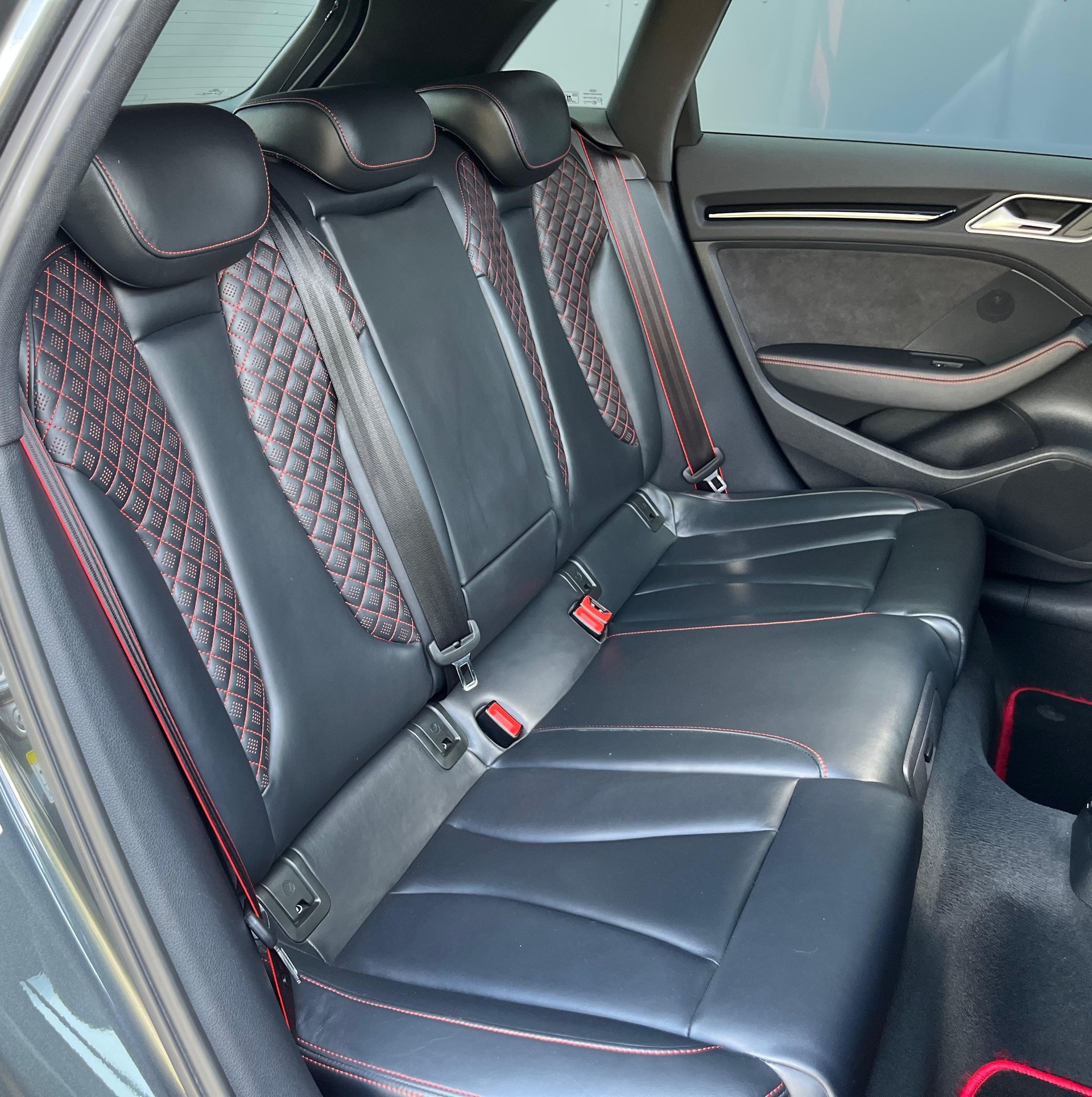 AUDI RS3 2.5 TSI quattro S-tronic-image-13