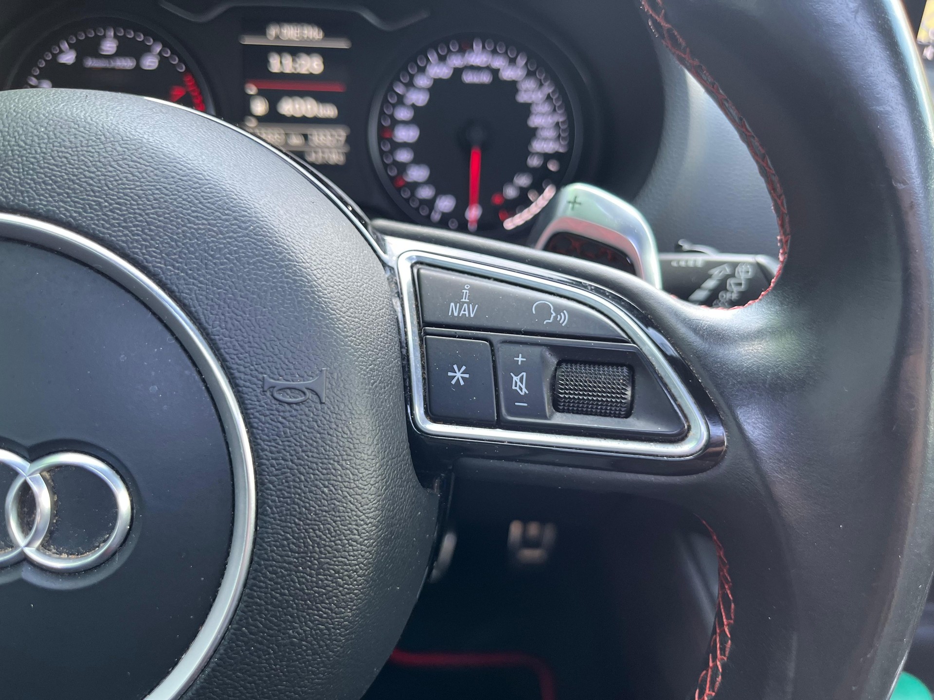 AUDI RS3 2.5 TSI quattro S-tronic-image-17