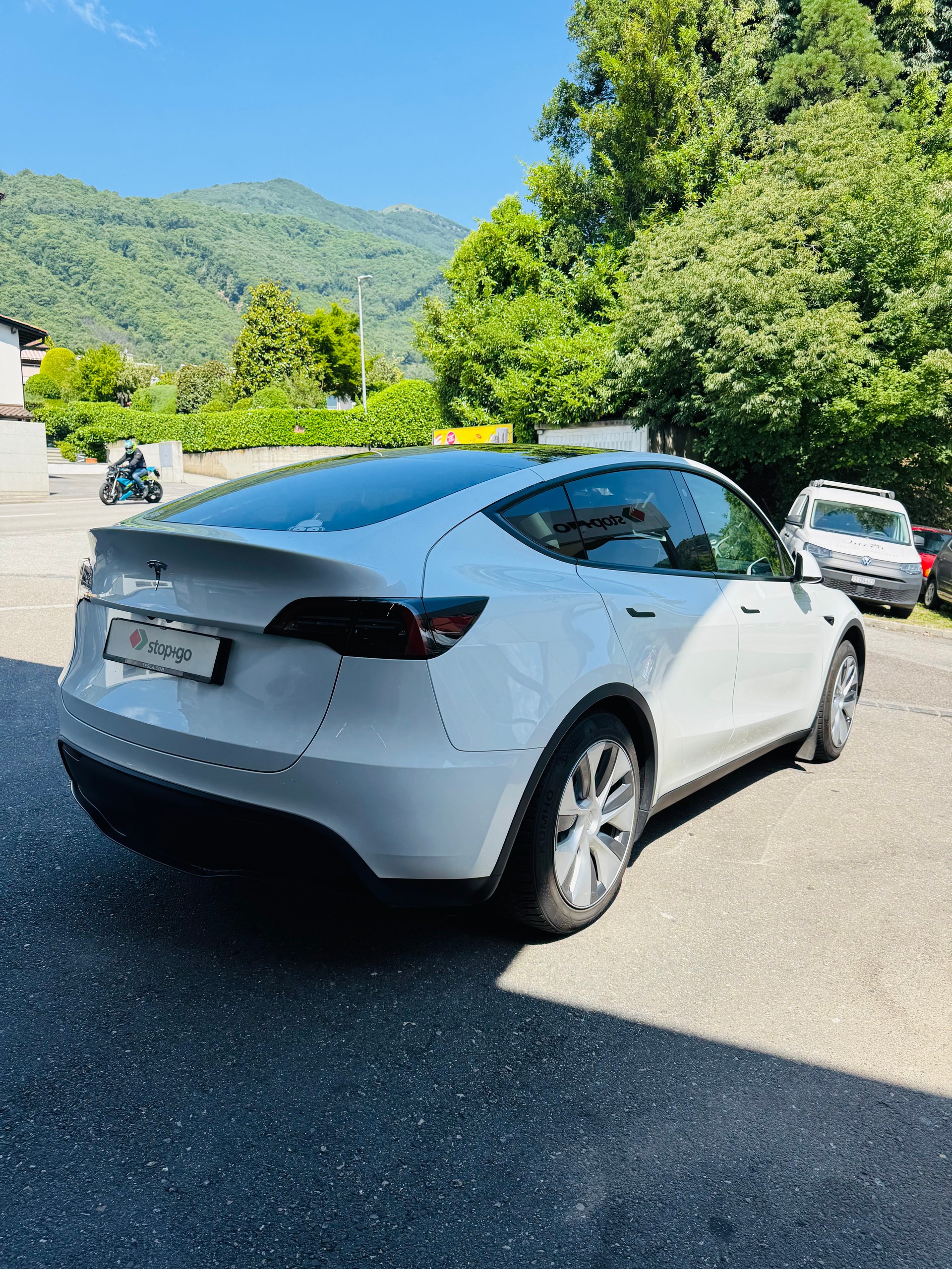 TESLA Model Y RWD-image-6