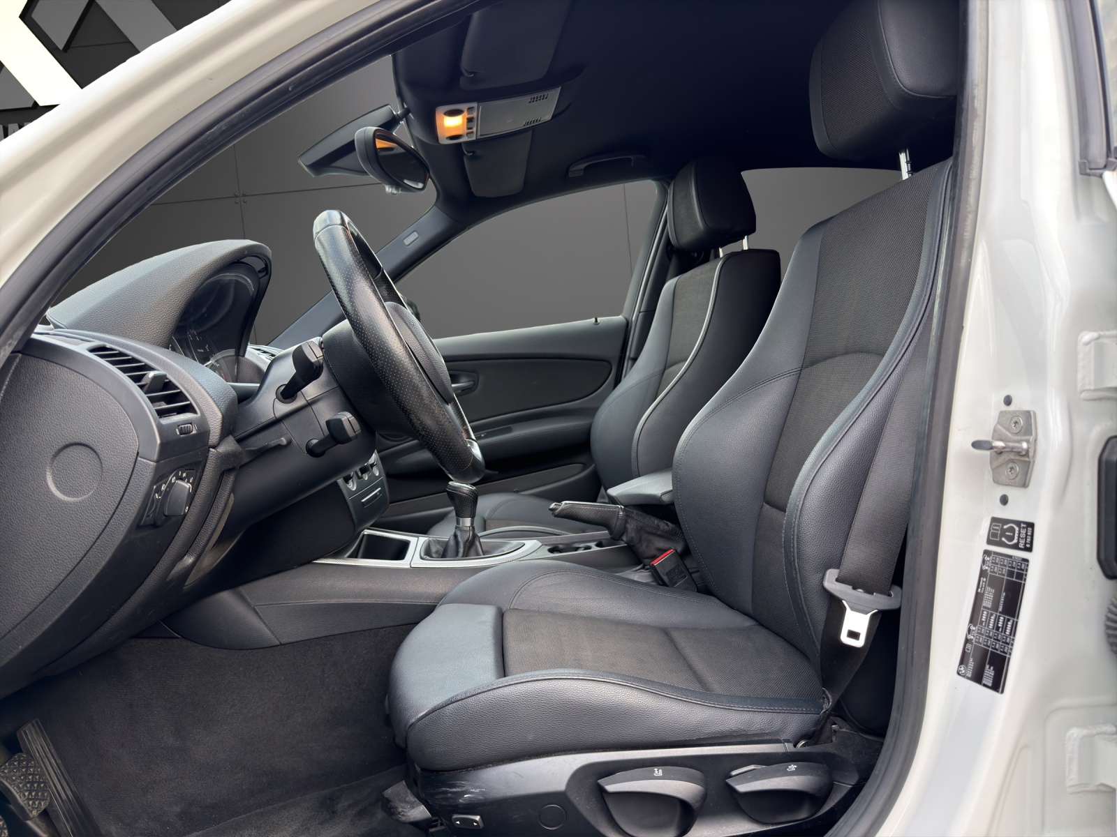BMW 116i Dynamic Edition M-Paket - Sportlich & Gepflegt-image-10