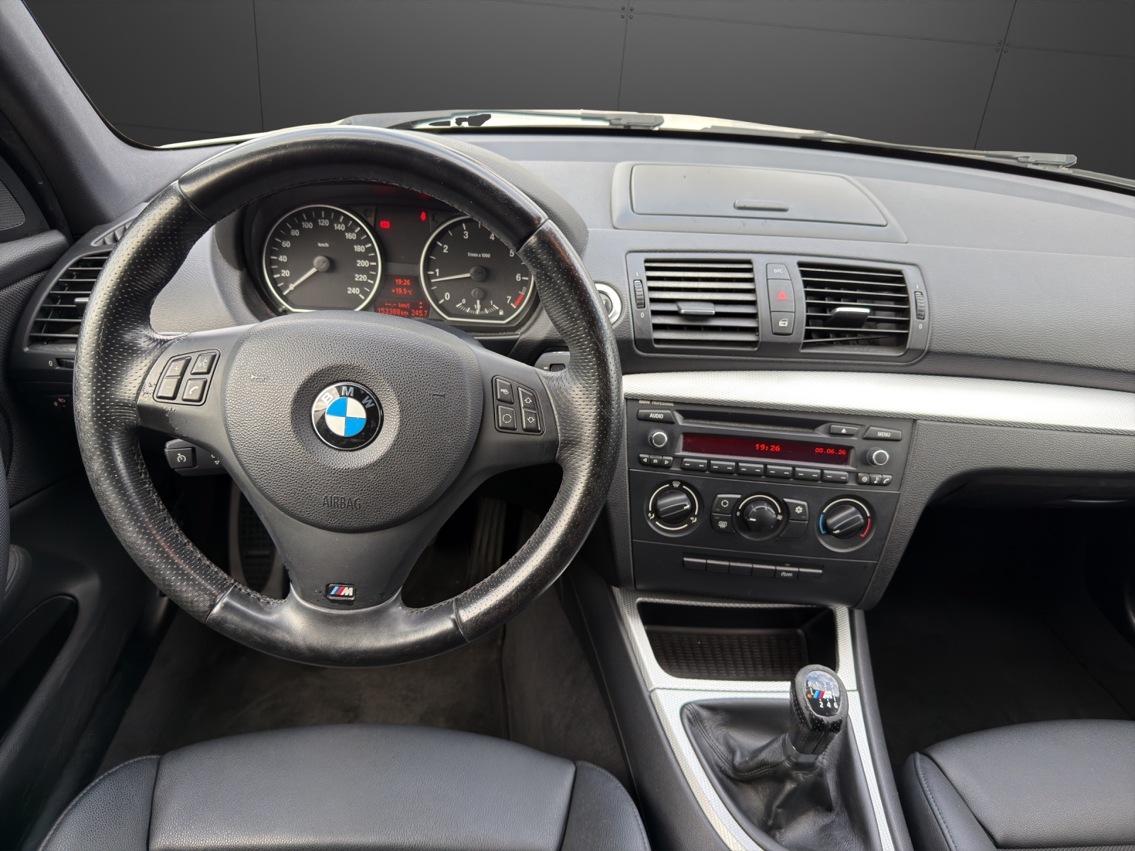 BMW 116i Dynamic Edition M-Paket - Sportlich & Gepflegt-image-6