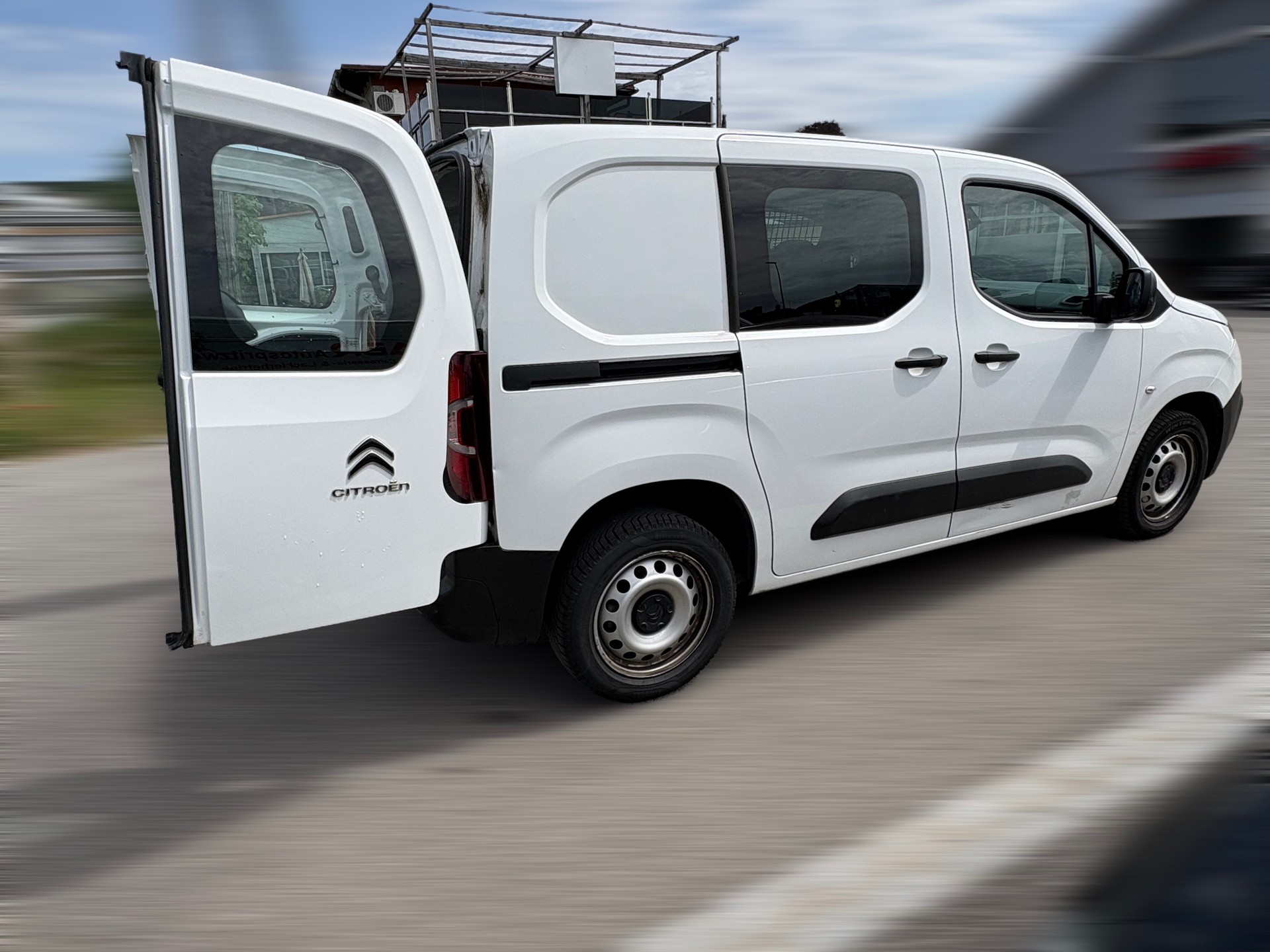CITROEN Berlingo Van 1.2 Pure Tech 130 s/s Club EAT8 1000kg-image-4