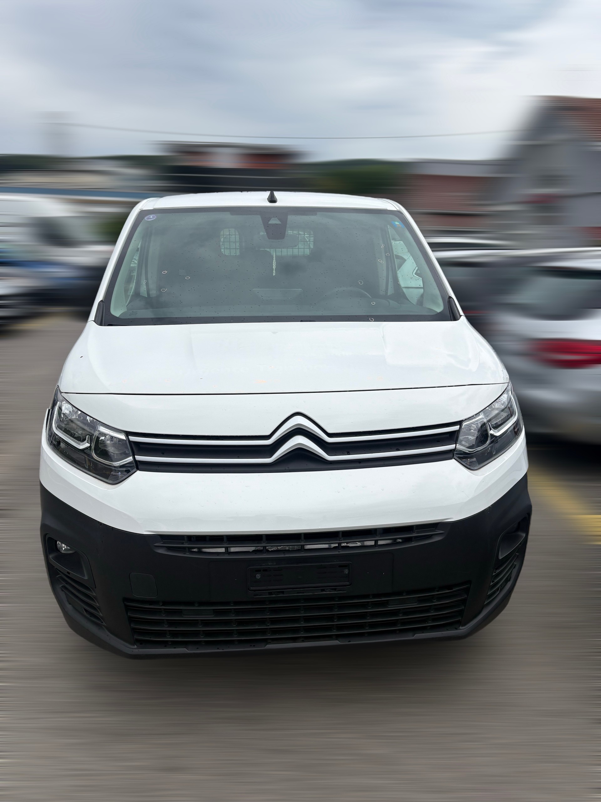 CITROEN Berlingo Van 1.2 Pure Tech 130 s/s Club EAT8 1000kg-image-3