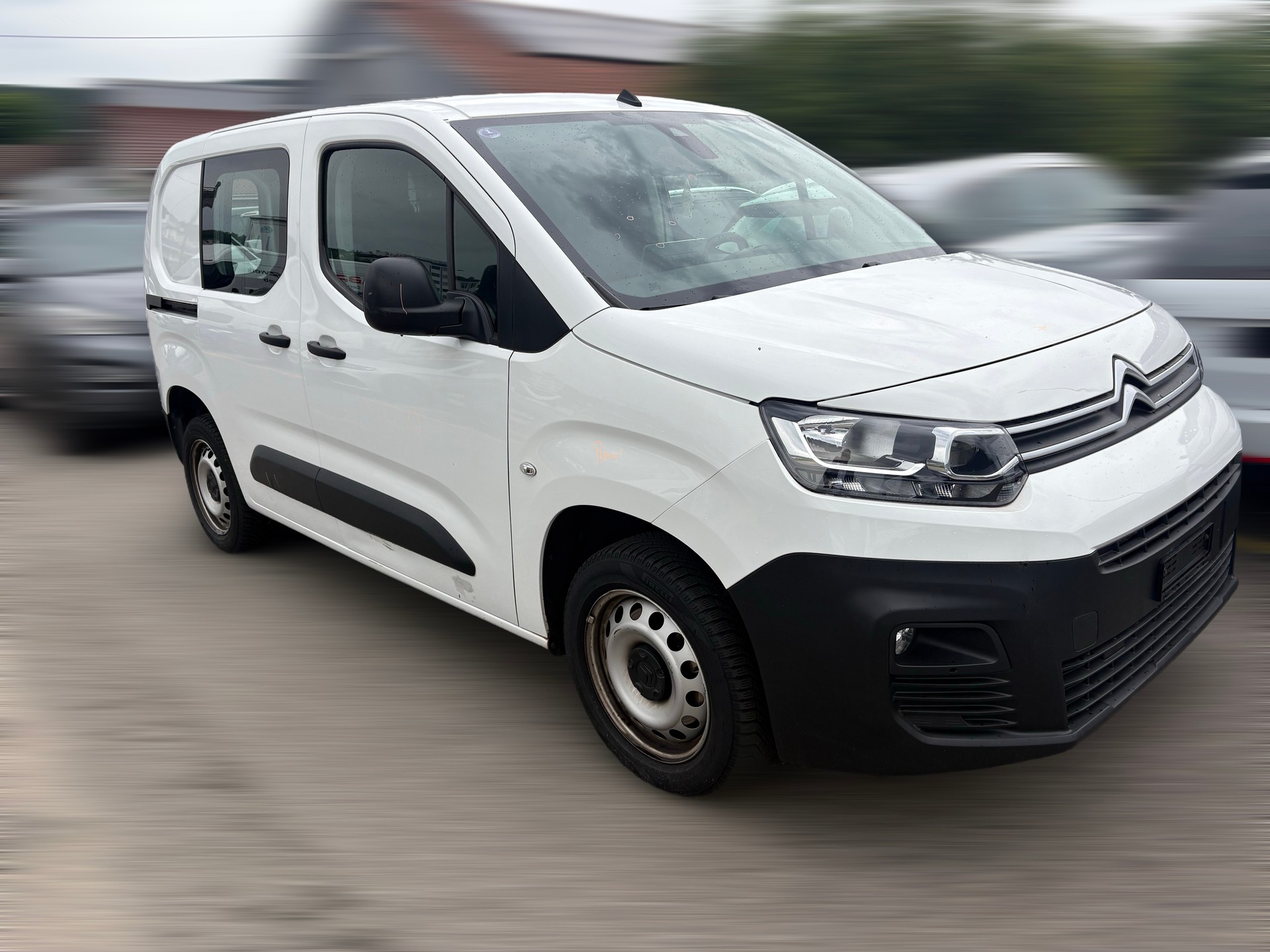 CITROEN Berlingo Van 1.2 Pure Tech 130 s/s Club EAT8 1000kg-image-0