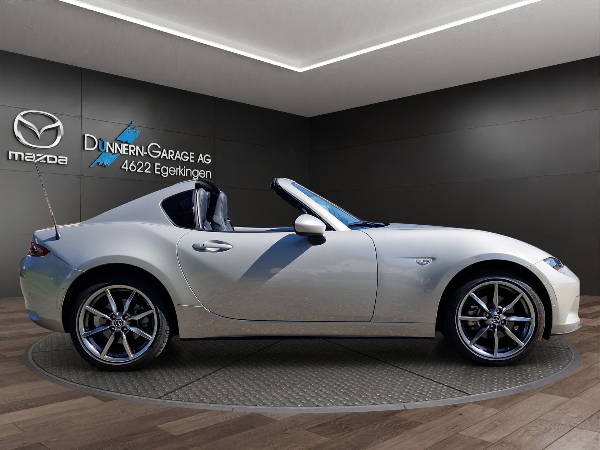 MAZDA MX-5 RF SKYACTIV-G 184 Revolution-image-4