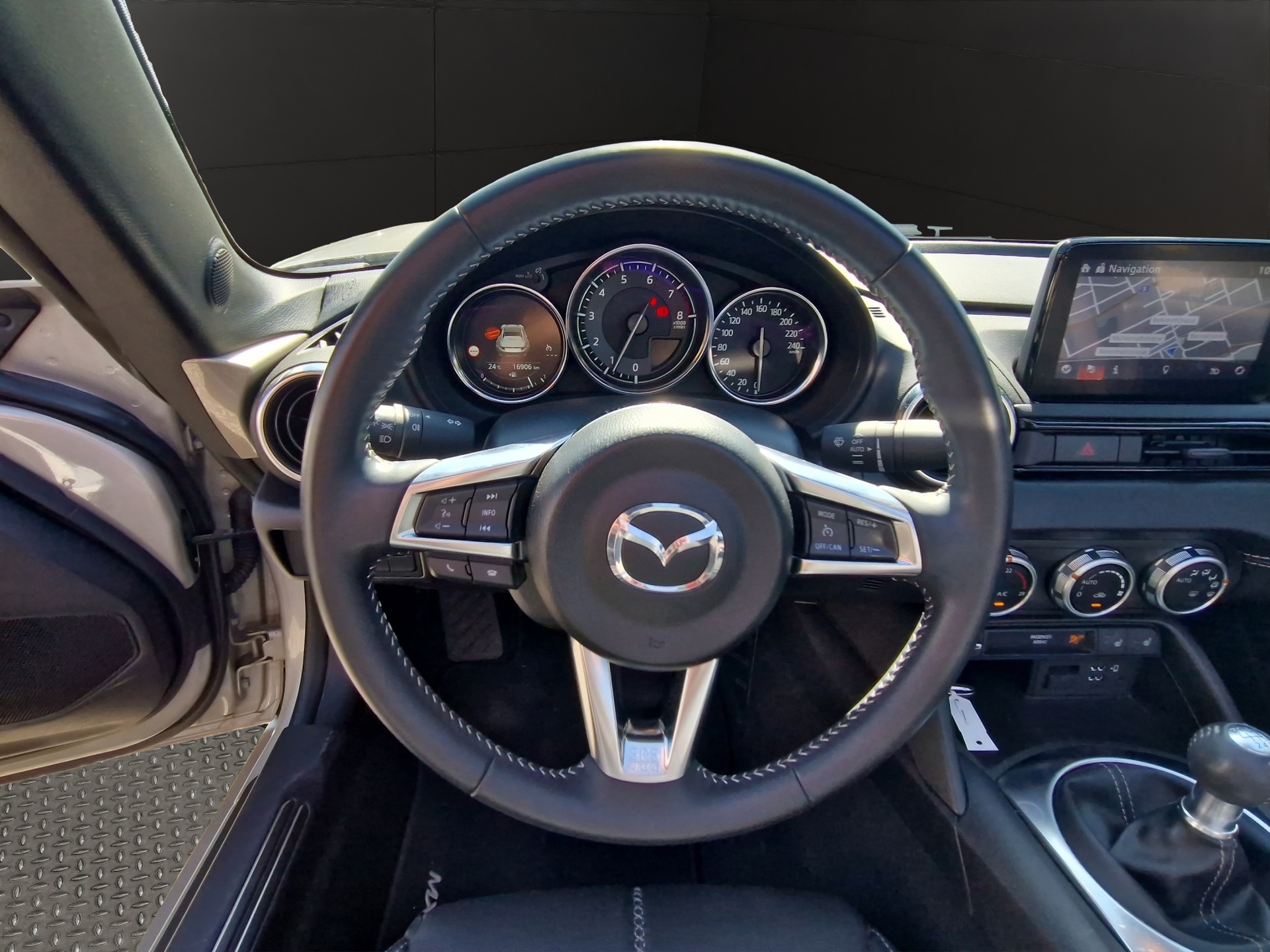 MAZDA MX-5 RF SKYACTIV-G 184 Revolution-image-8