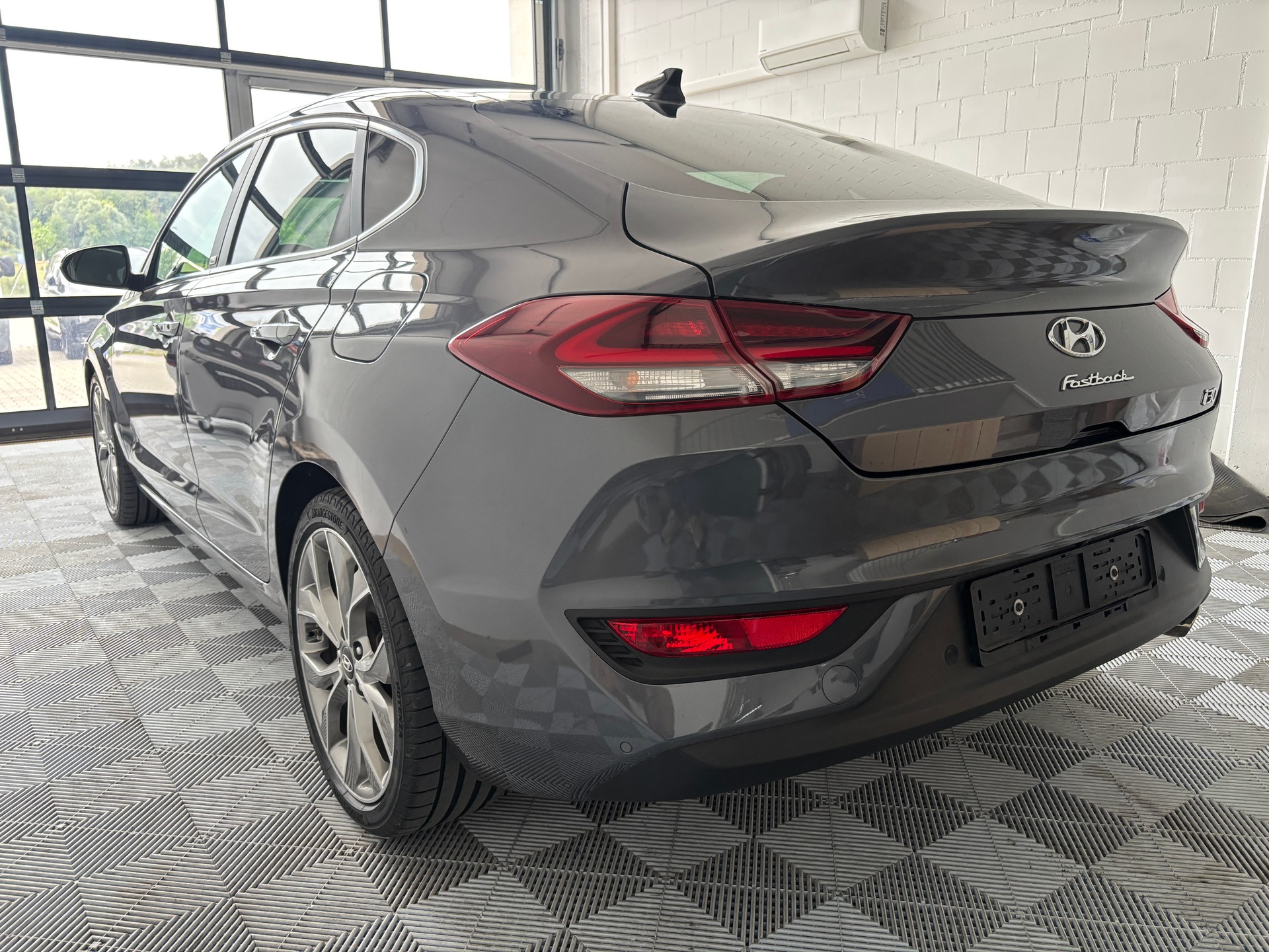 HYUNDAI i30 Fastback 1.4 T-GDi Vertex DCT-image-5