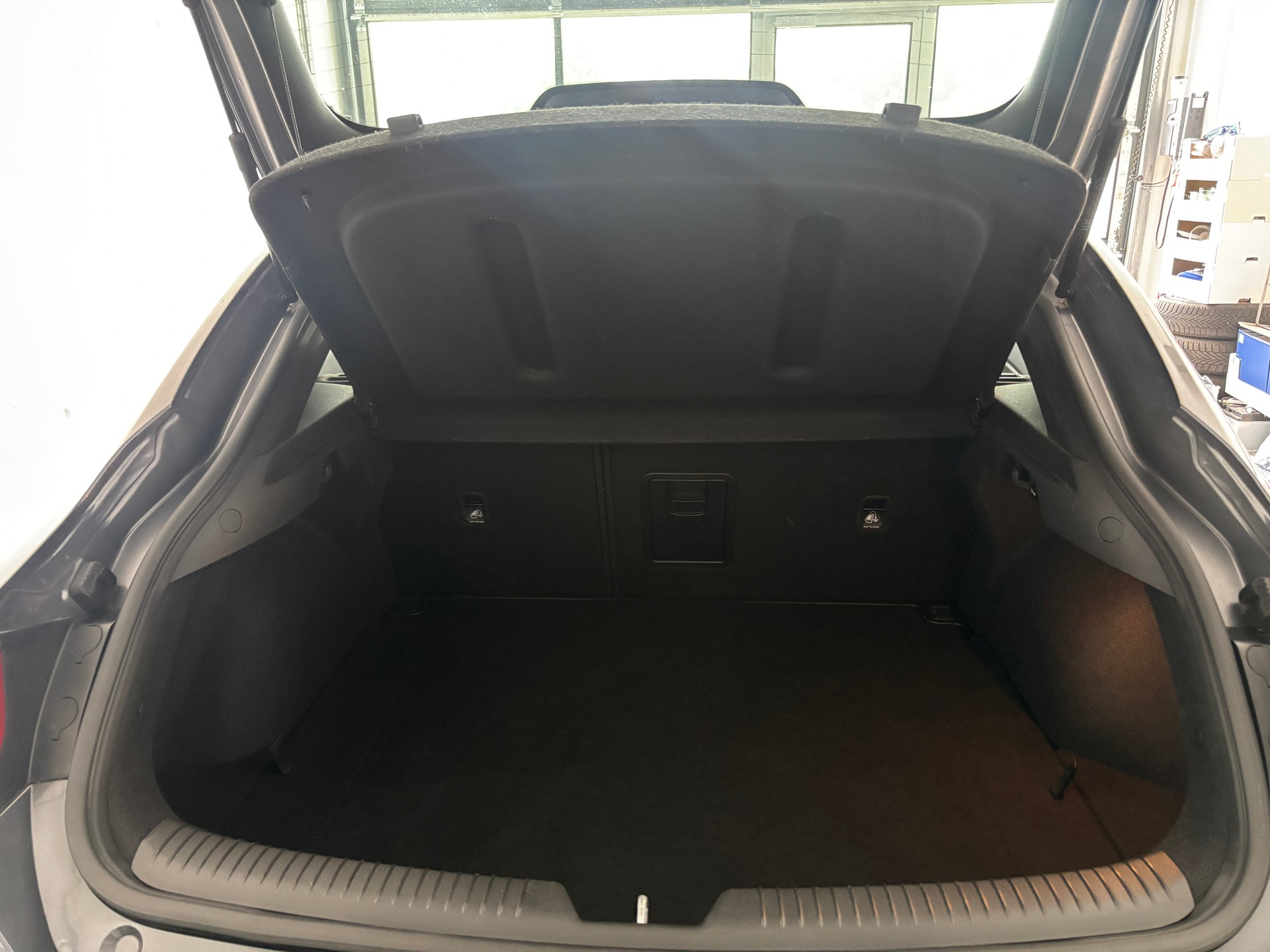 HYUNDAI i30 Fastback 1.4 T-GDi Vertex DCT-image-11