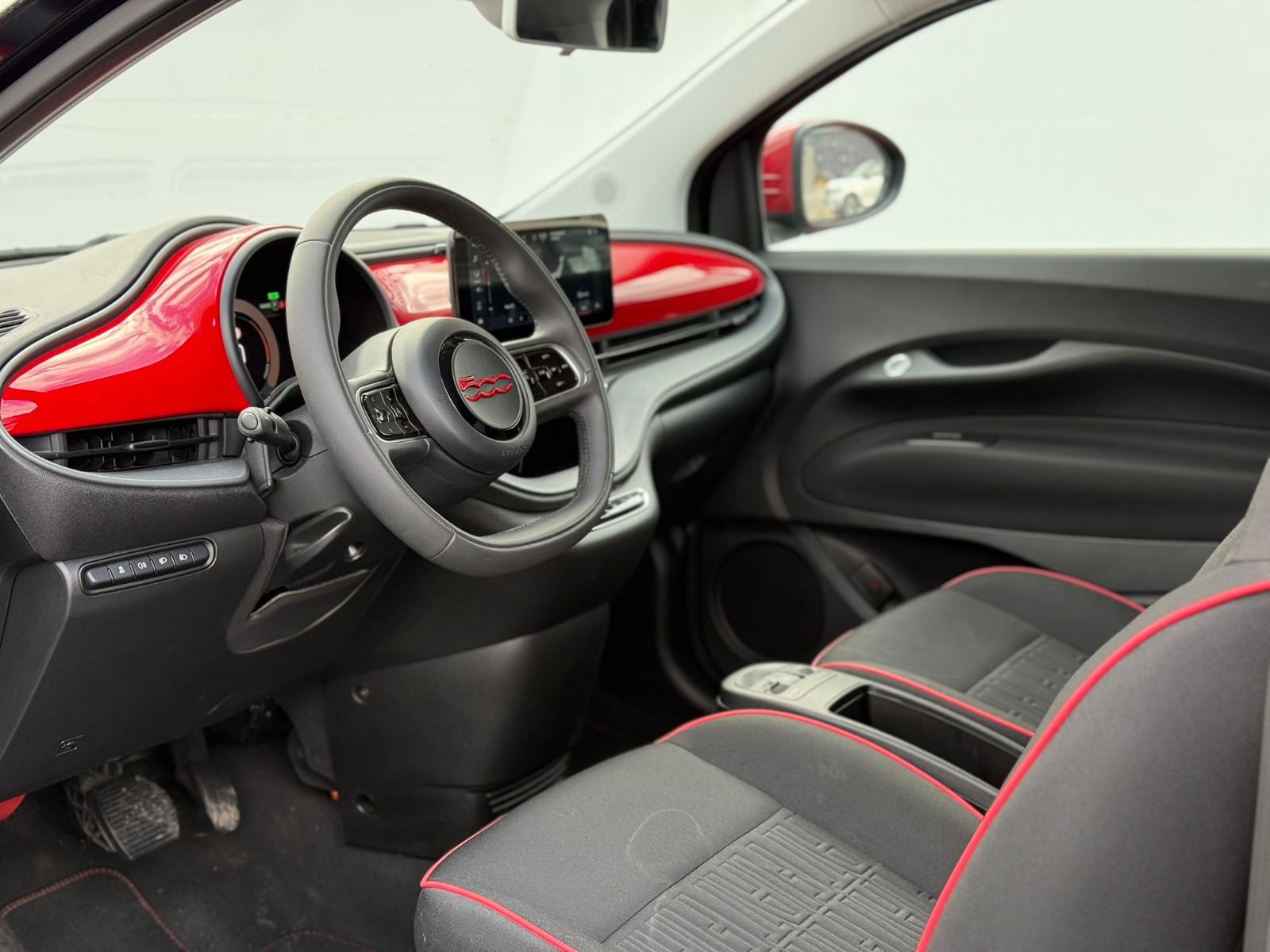 FIAT 500 electric 87 kW Swiss Edition-image-7