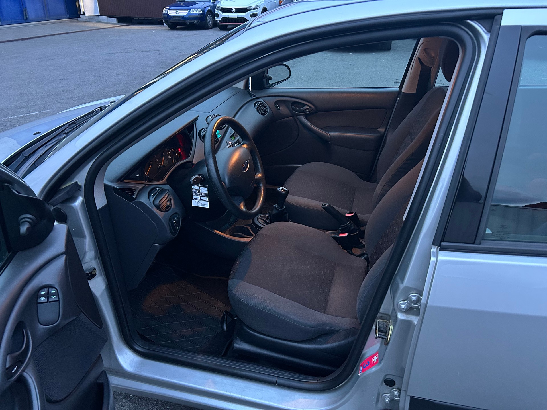 FORD Focus 1.6i 16V Carving-image-8
