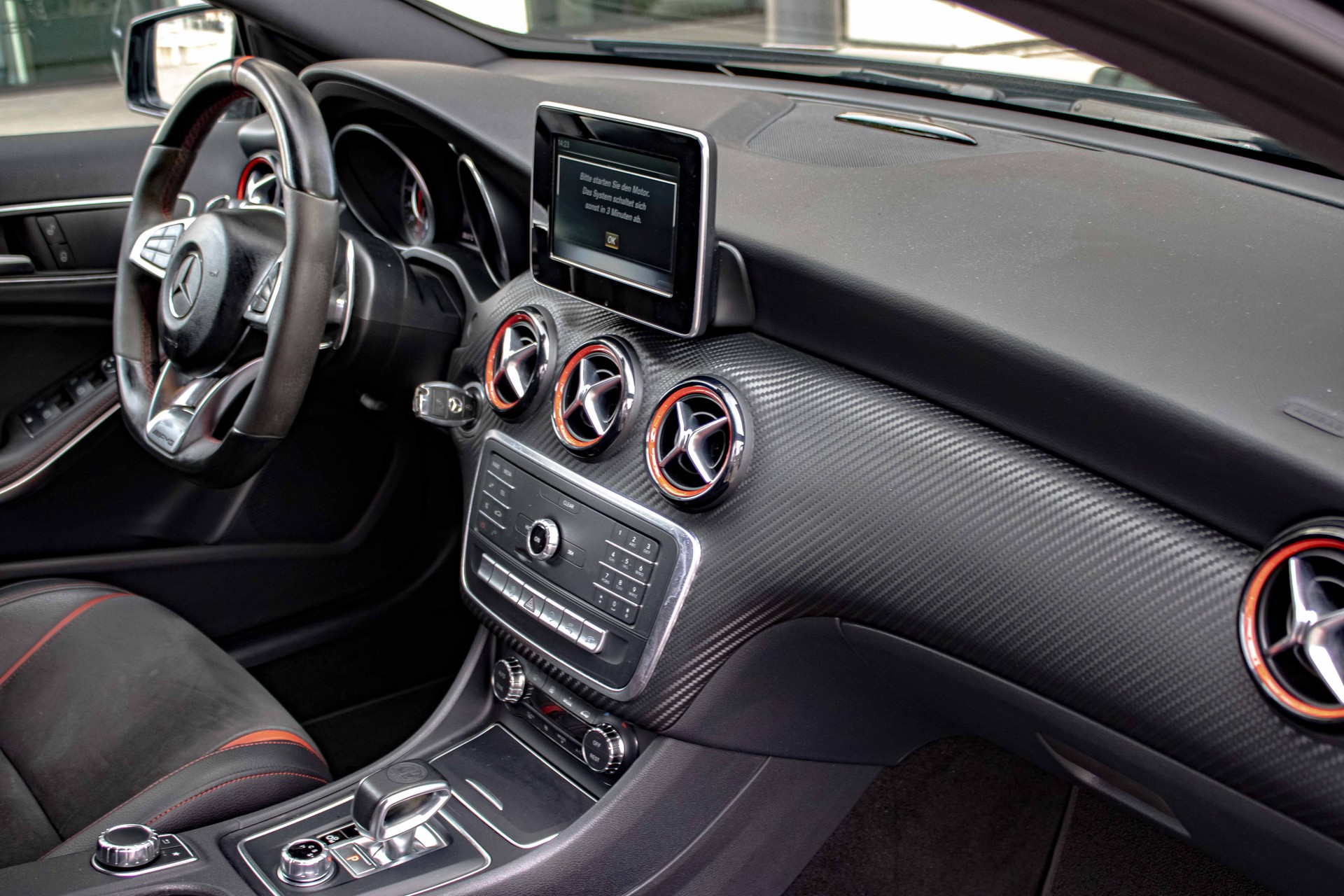 MERCEDES-BENZ A 45 AMG 4Matic Performance Speedshift 7G-DCT-image-16