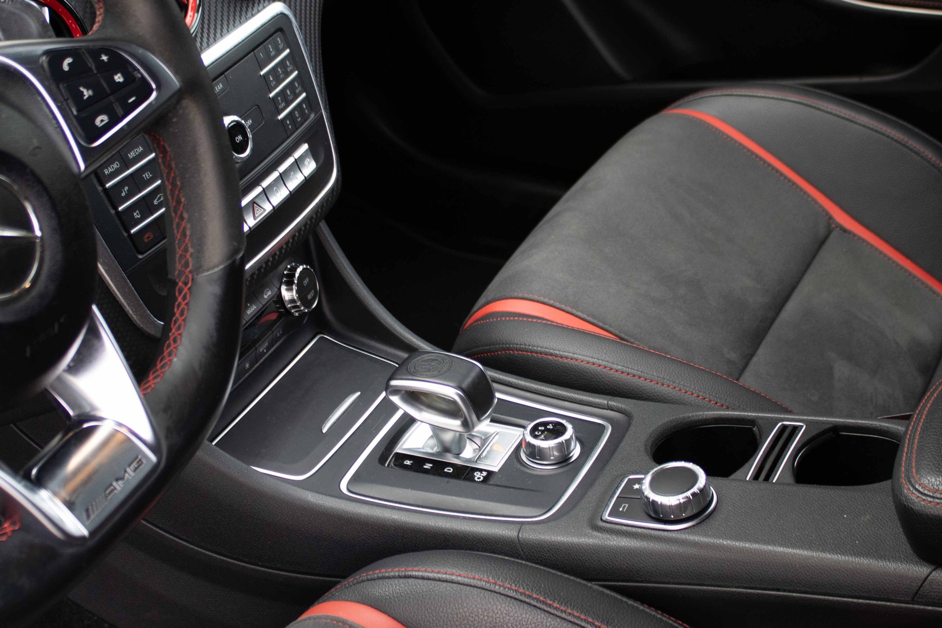 MERCEDES-BENZ A 45 AMG 4Matic Performance Speedshift 7G-DCT-image-9