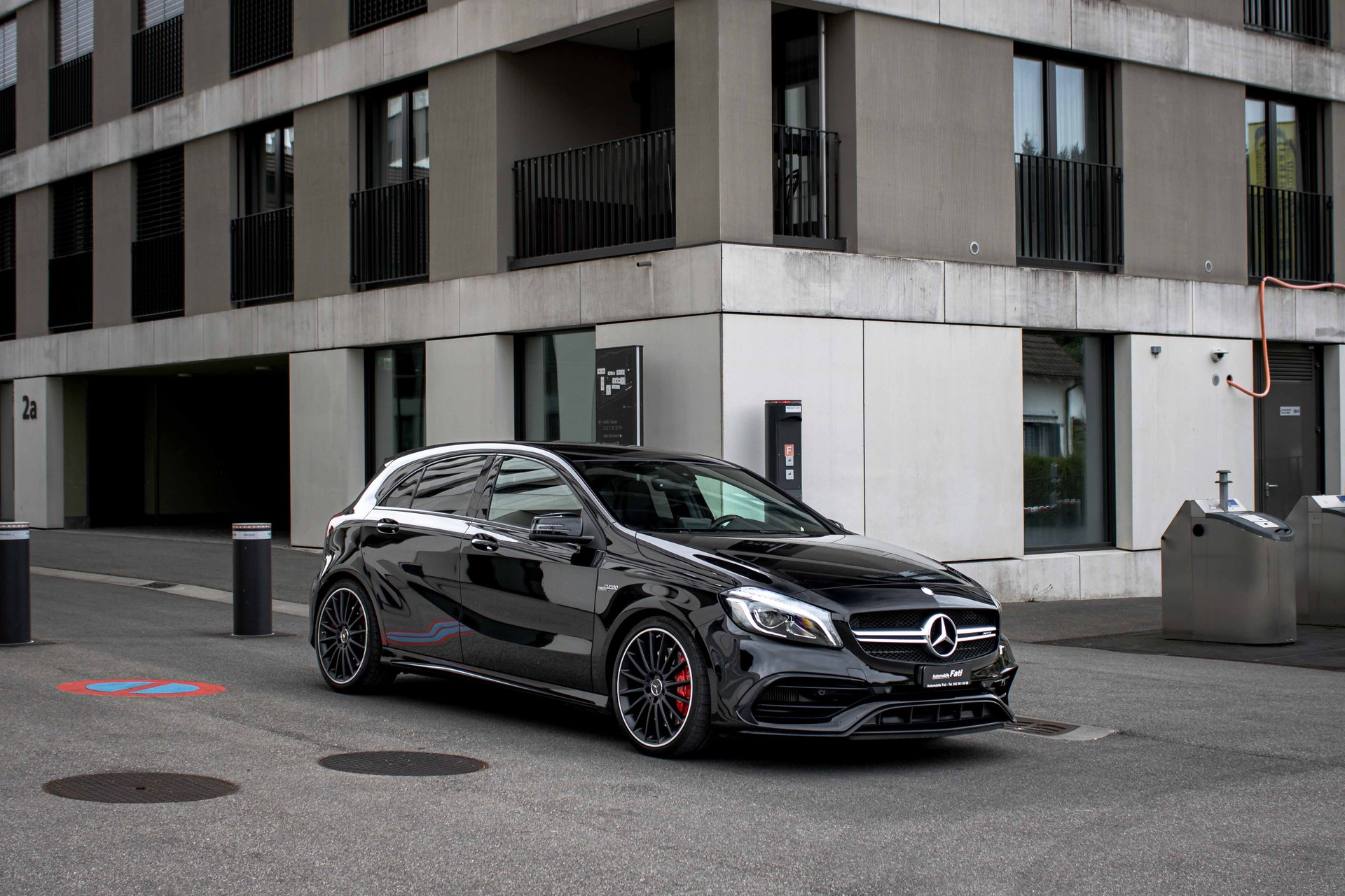 MERCEDES-BENZ A 45 AMG 4Matic Performance Speedshift 7G-DCT-image-4