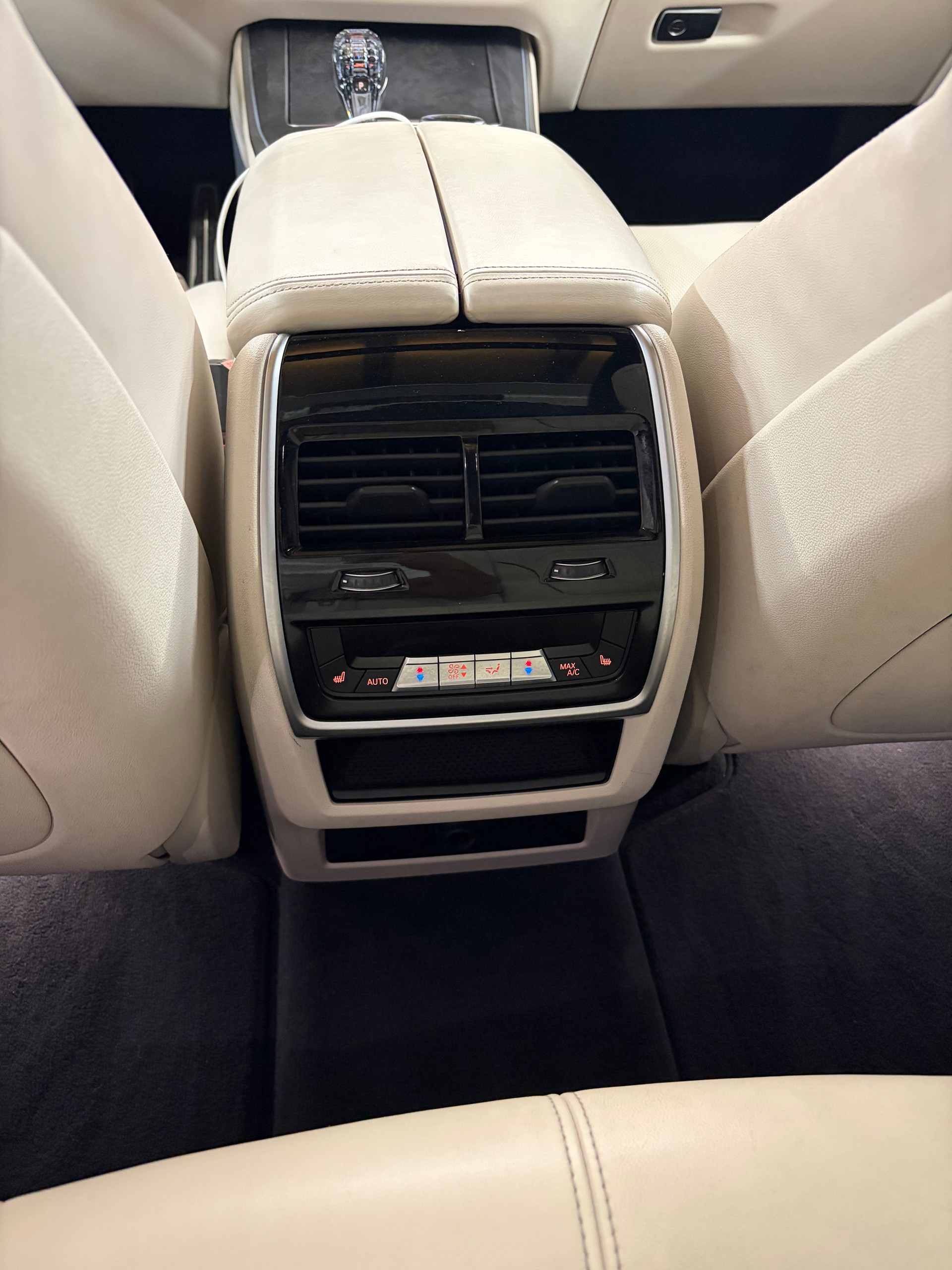 BMW X5 xDrive M50d Steptronic-image-15