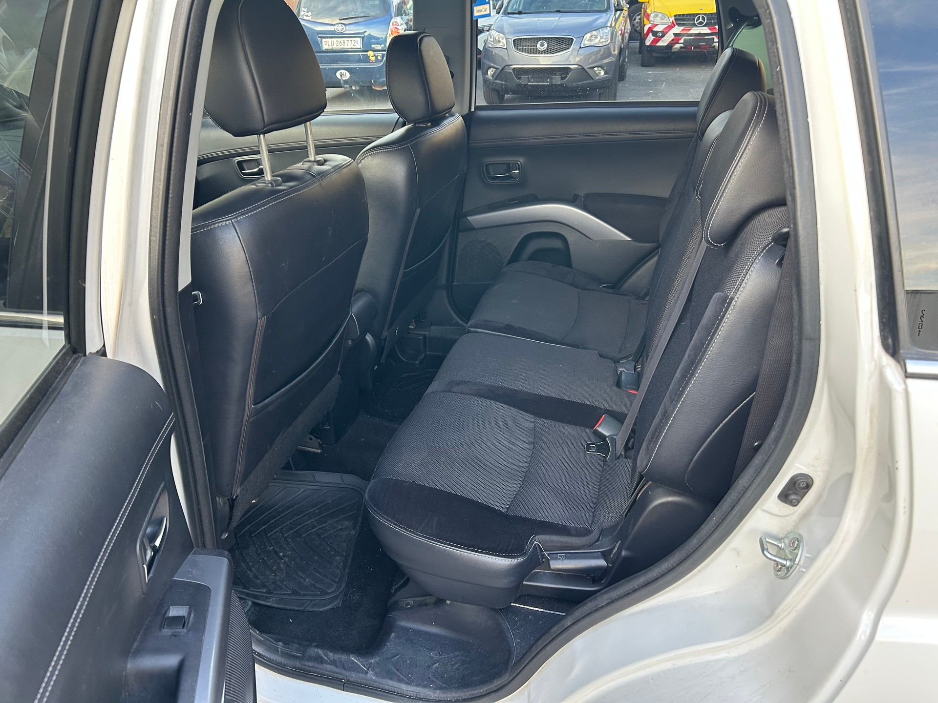 MITSUBISHI Outlander 2.2 DID Invite 4WD TC-SST-image-9