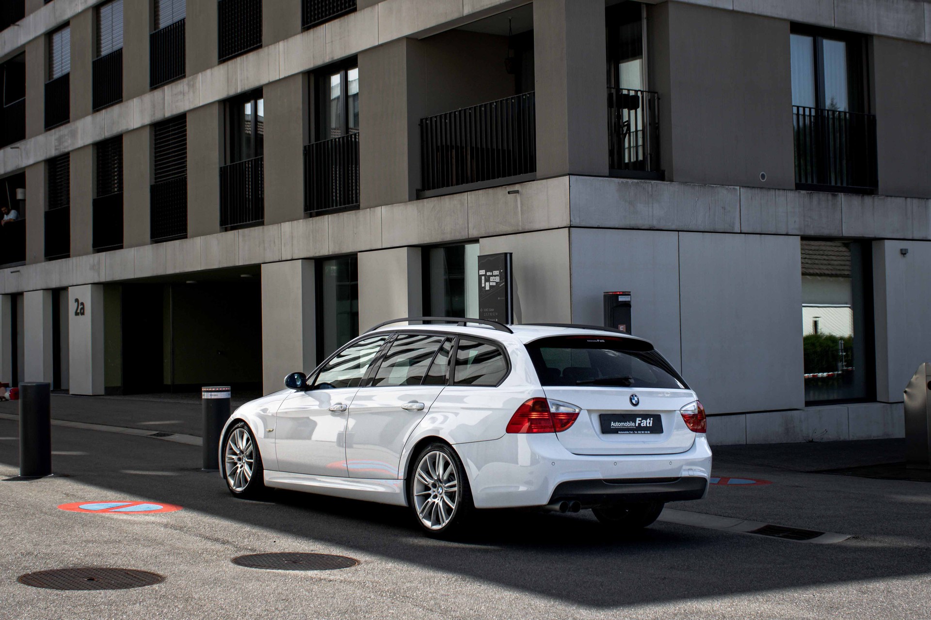 BMW 325i M Paket Touring-image-1