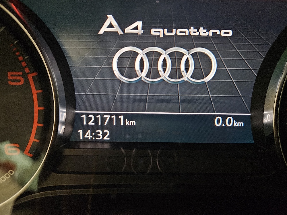 AUDI A4 Avant 2.0 TDI Sport quattro S-tronic-image-13