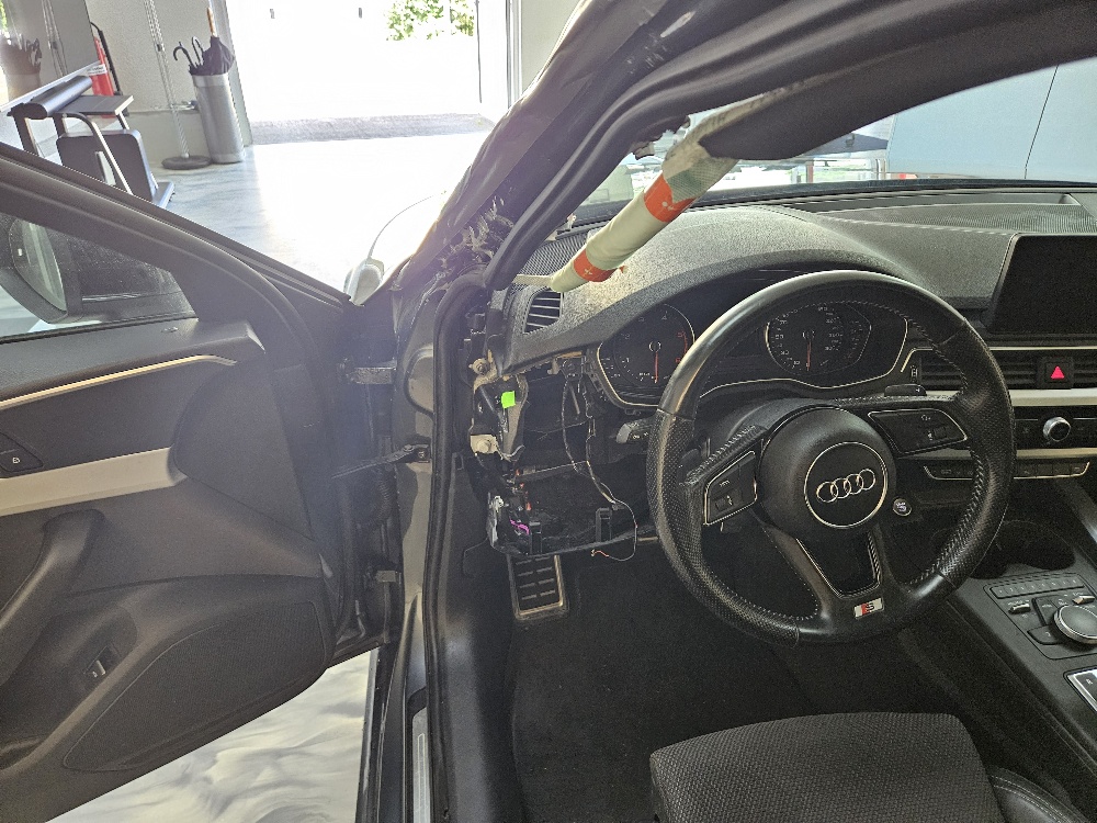 AUDI A4 Avant 2.0 TDI Sport quattro S-tronic-image-24